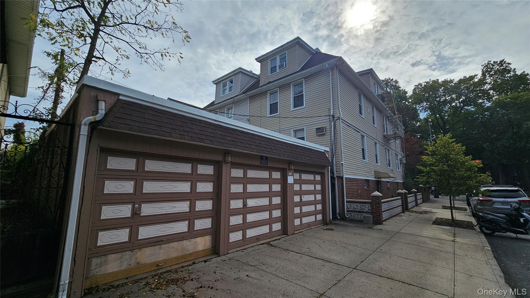 82-03 Myrtle Avenue, Glendale, NY 11385