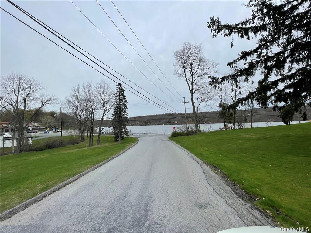 22 Lake Avenue, Monroe, NY 10950