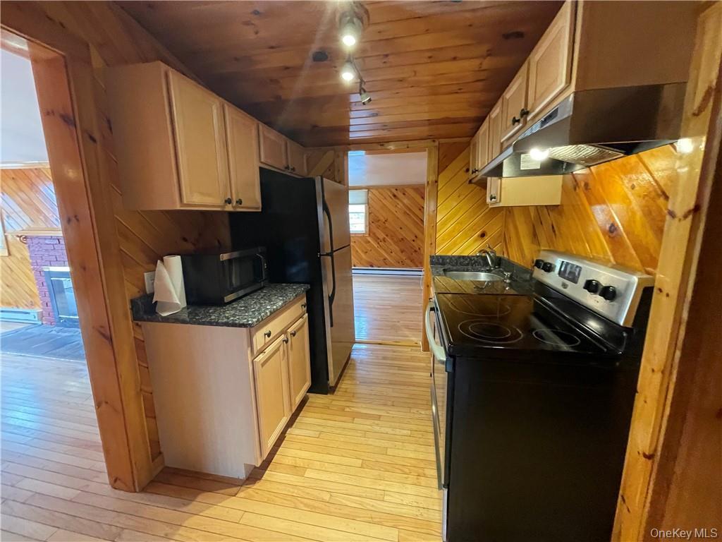 22 Lake Avenue, Monroe, NY 10950