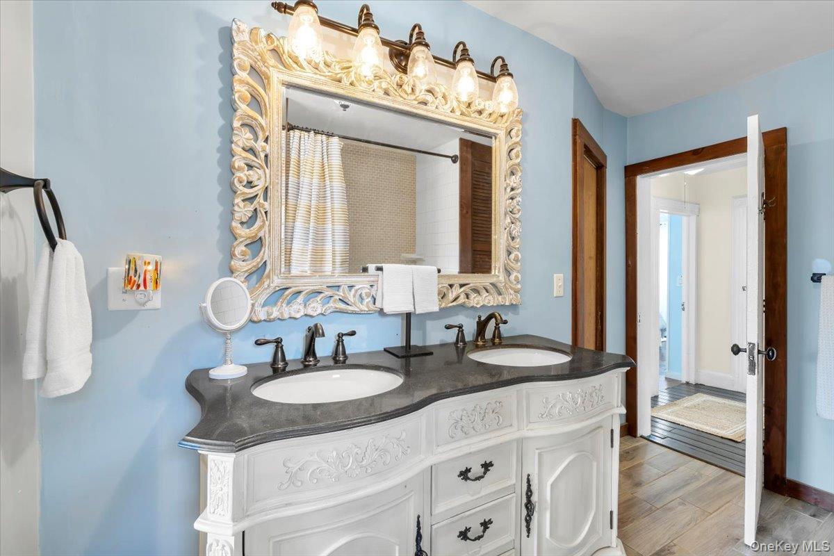 10 Royce Ave, Middletown, NY 10940