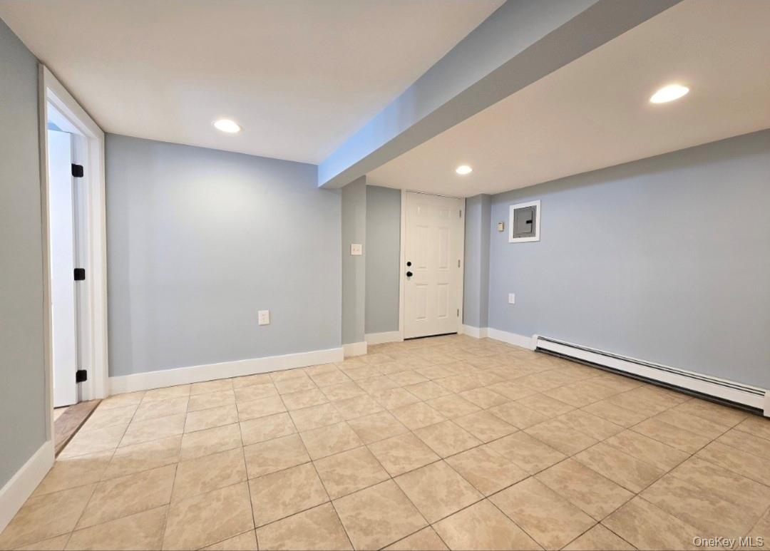 11 Hill Street, Ronkonkoma, NY 11779