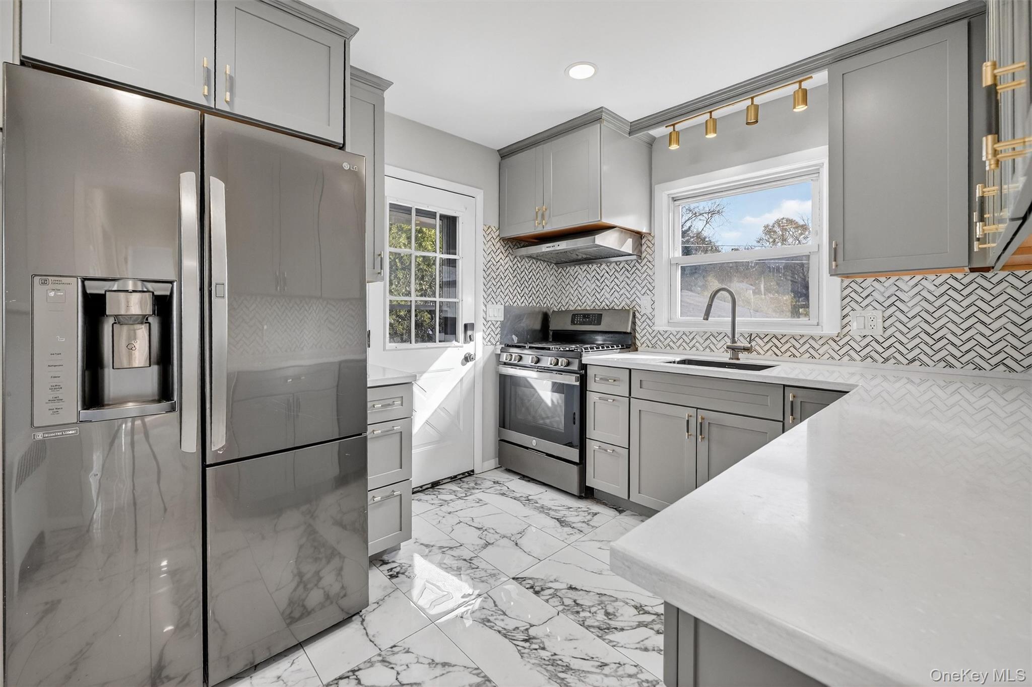 8 Robbins Avenue, Elmsford, NY 10523