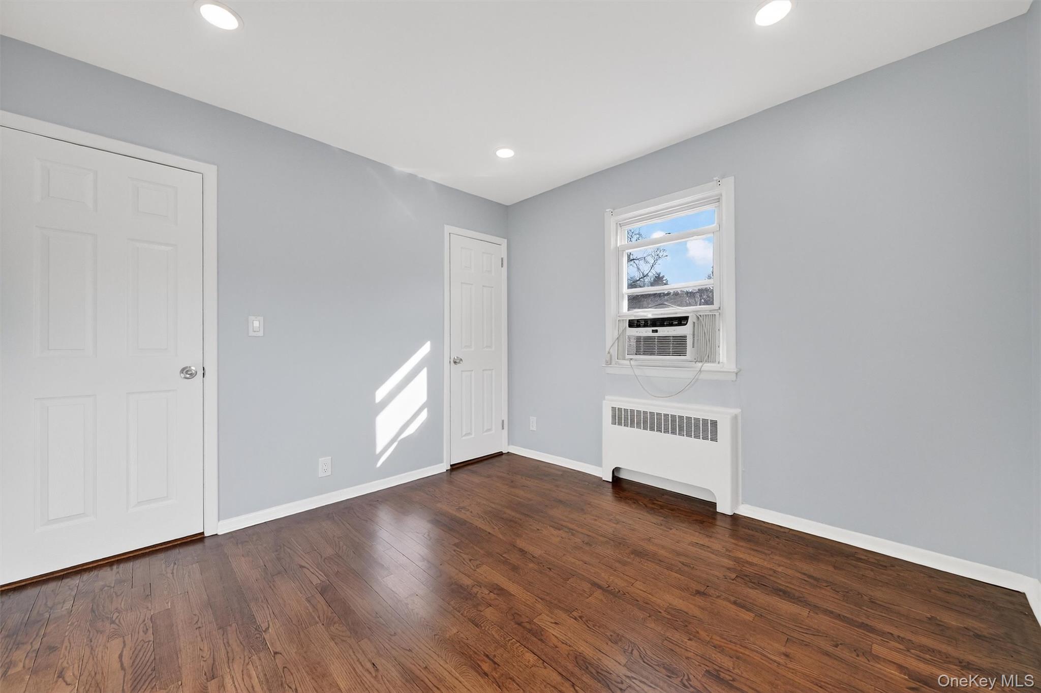 8 Robbins Avenue, Elmsford, NY 10523