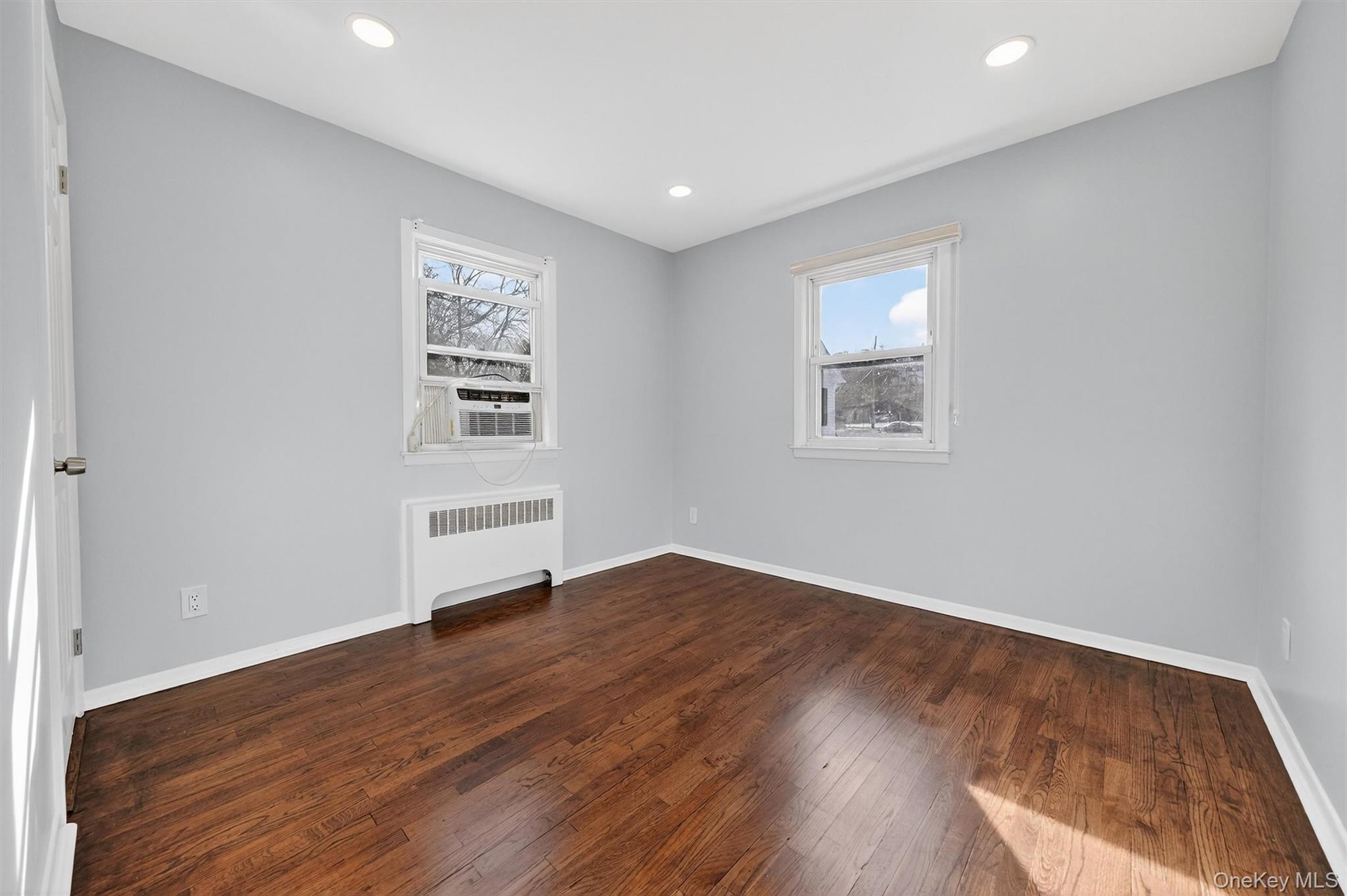 8 Robbins Avenue, Elmsford, NY 10523