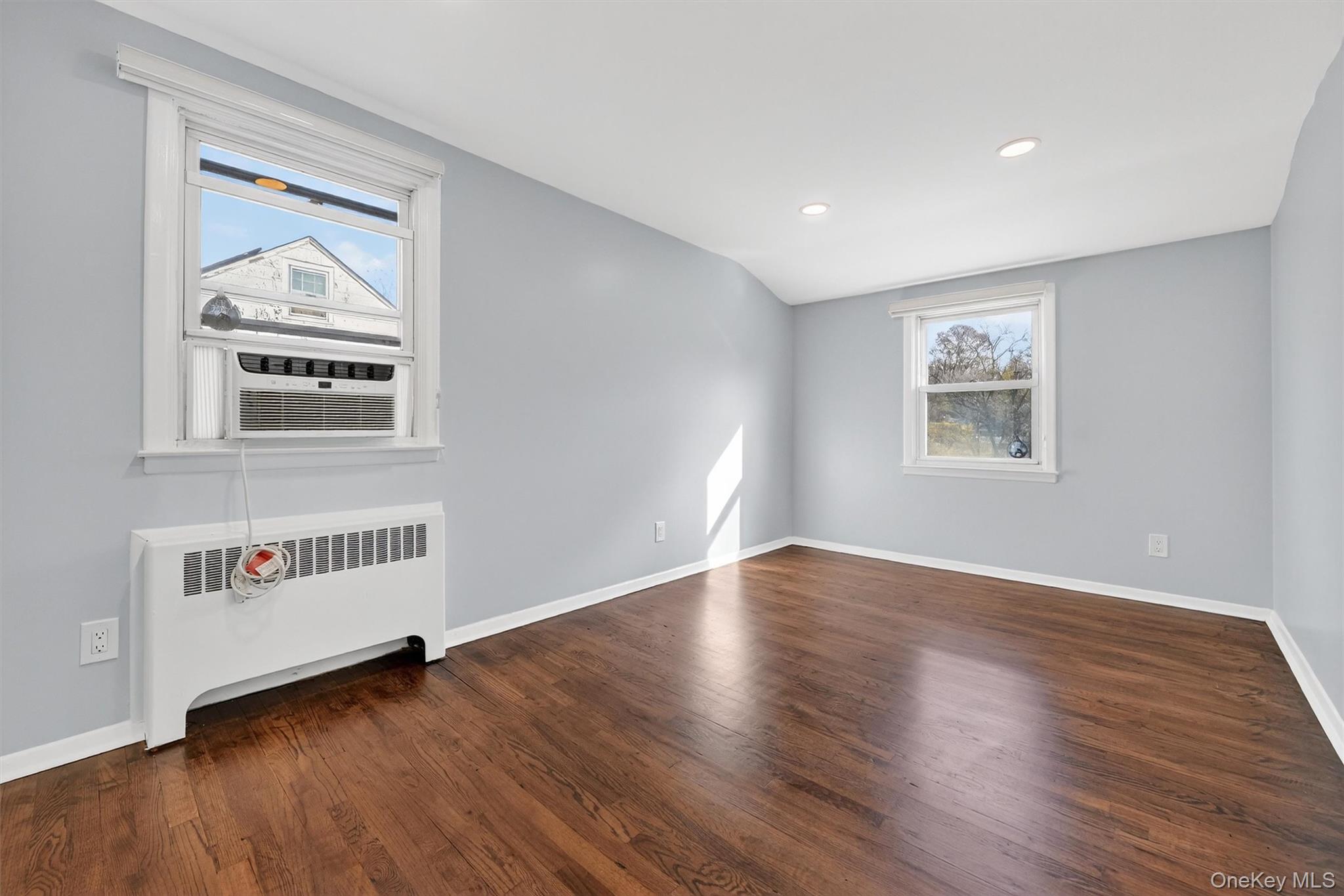 8 Robbins Avenue, Elmsford, NY 10523