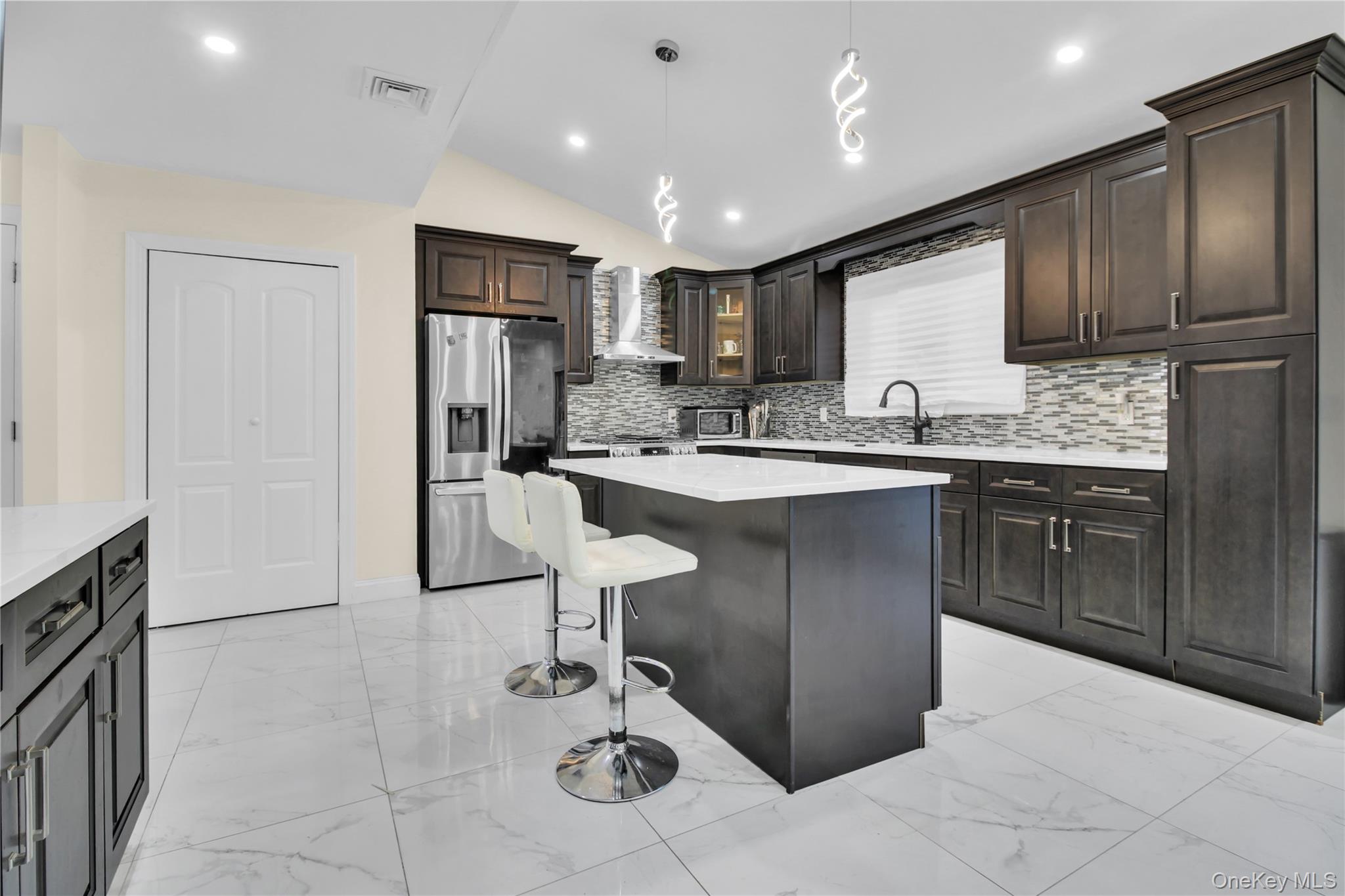 858 Prescott Street, Valley Stream, NY 11580