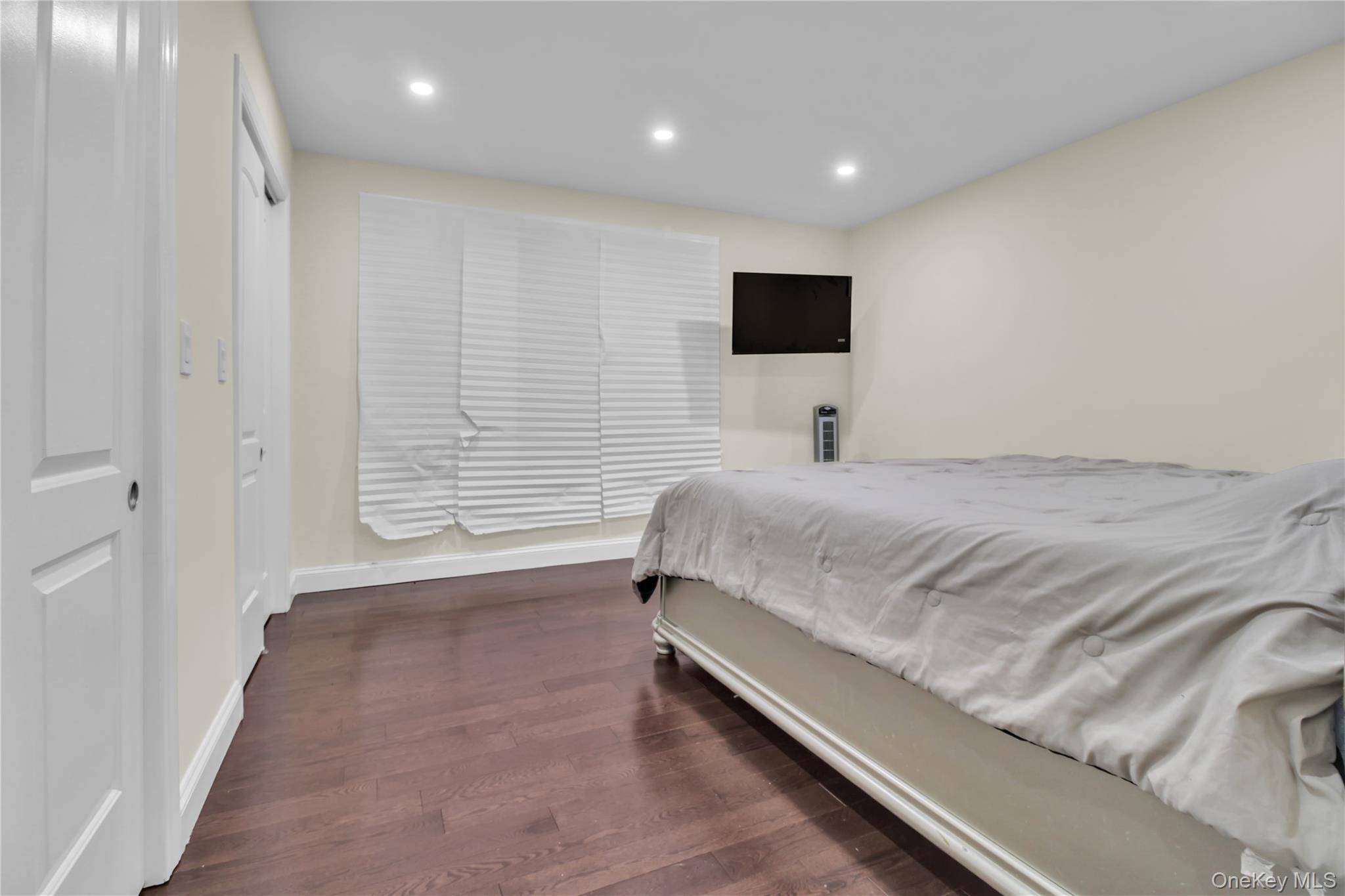 858 Prescott Street, Valley Stream, NY 11580