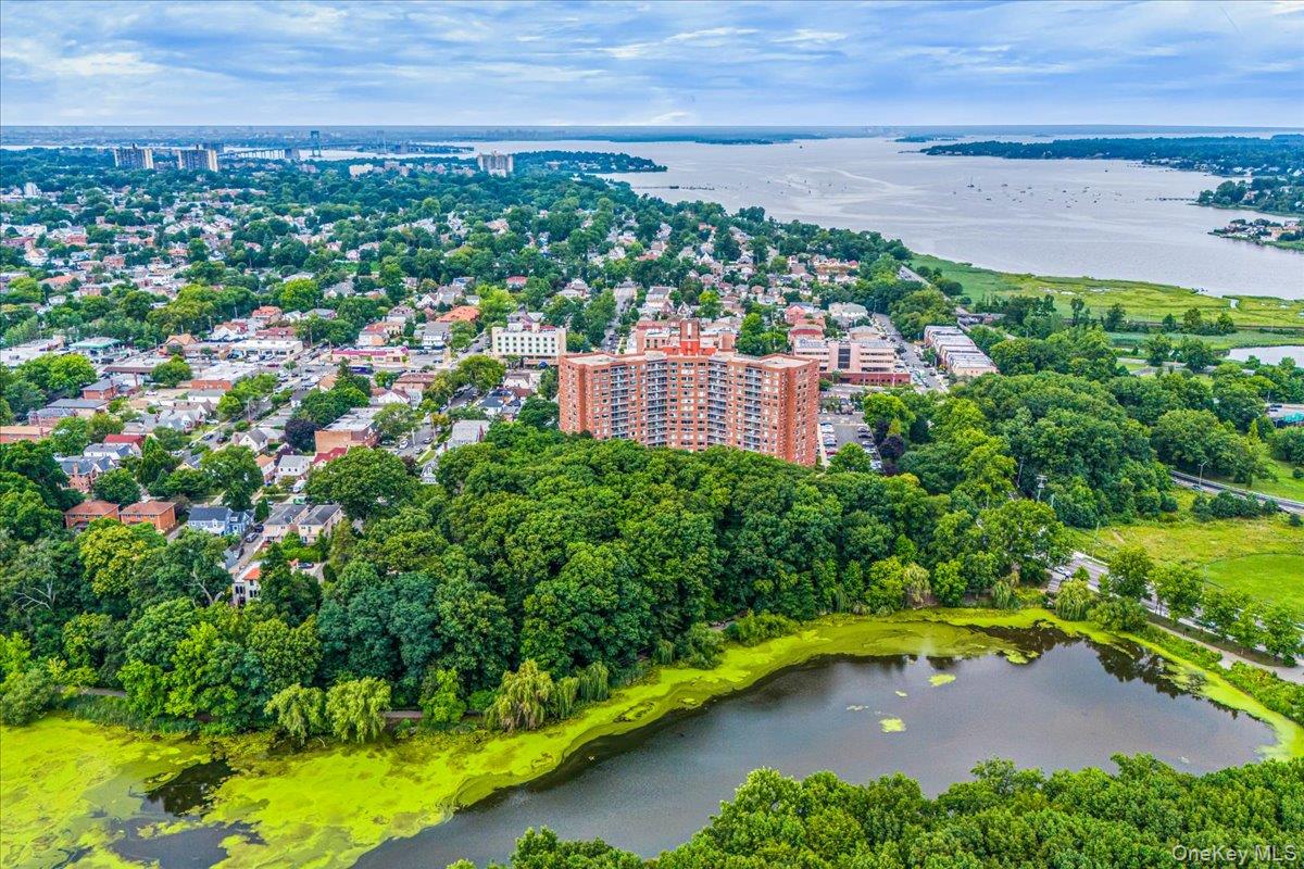 220-55 46th Avenue # 5P, Bayside, NY 11361