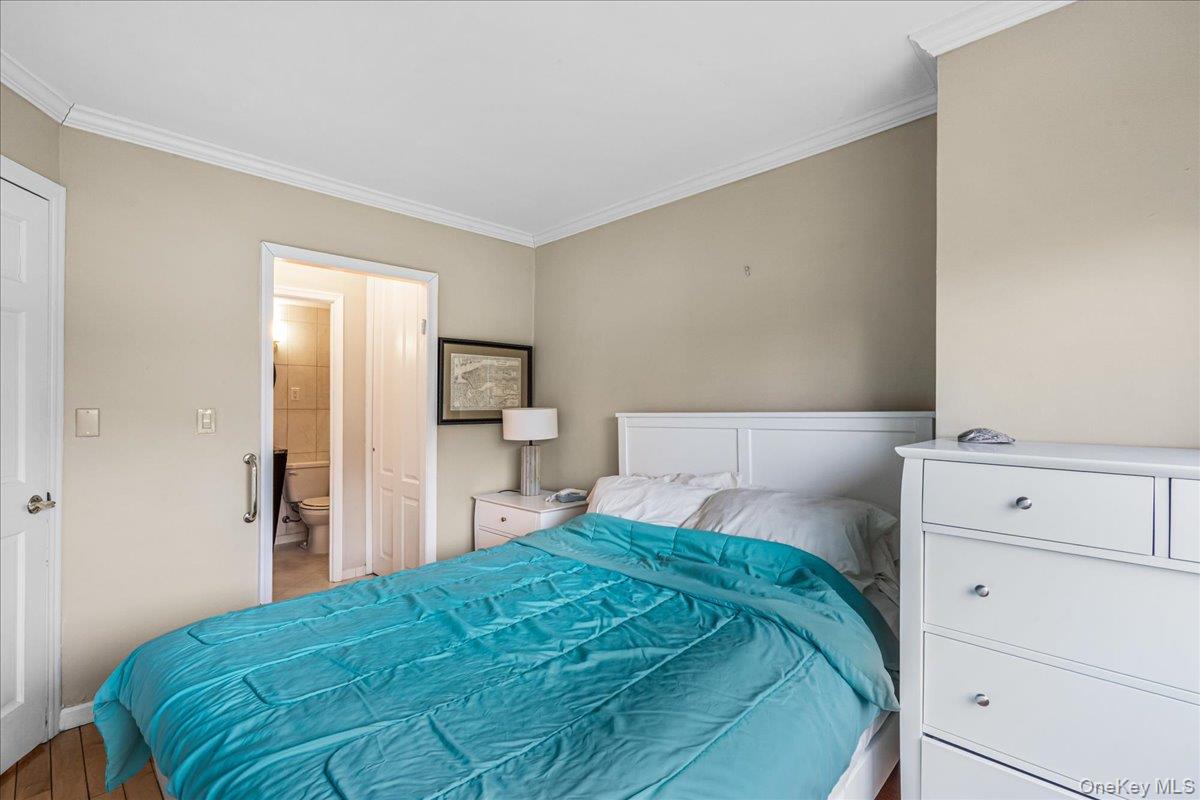 220-55 46th Avenue # 5P, Bayside, NY 11361