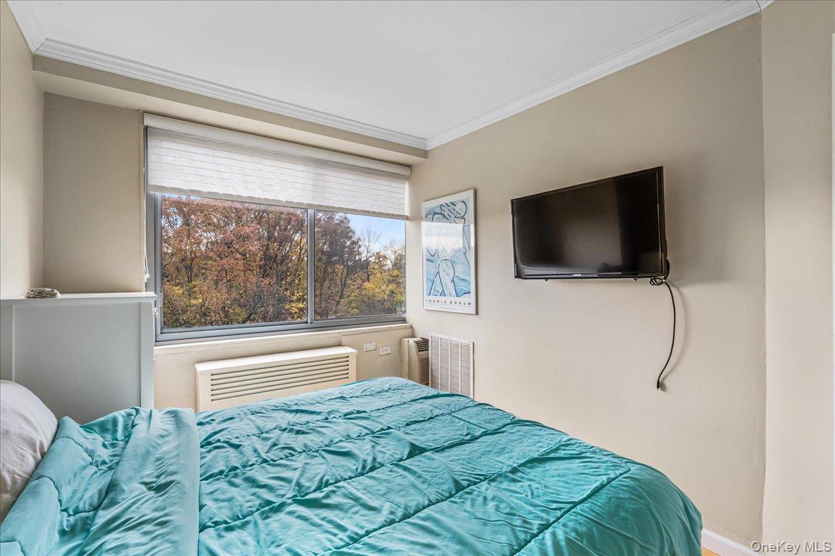 220-55 46th Avenue # 5P, Bayside, NY 11361