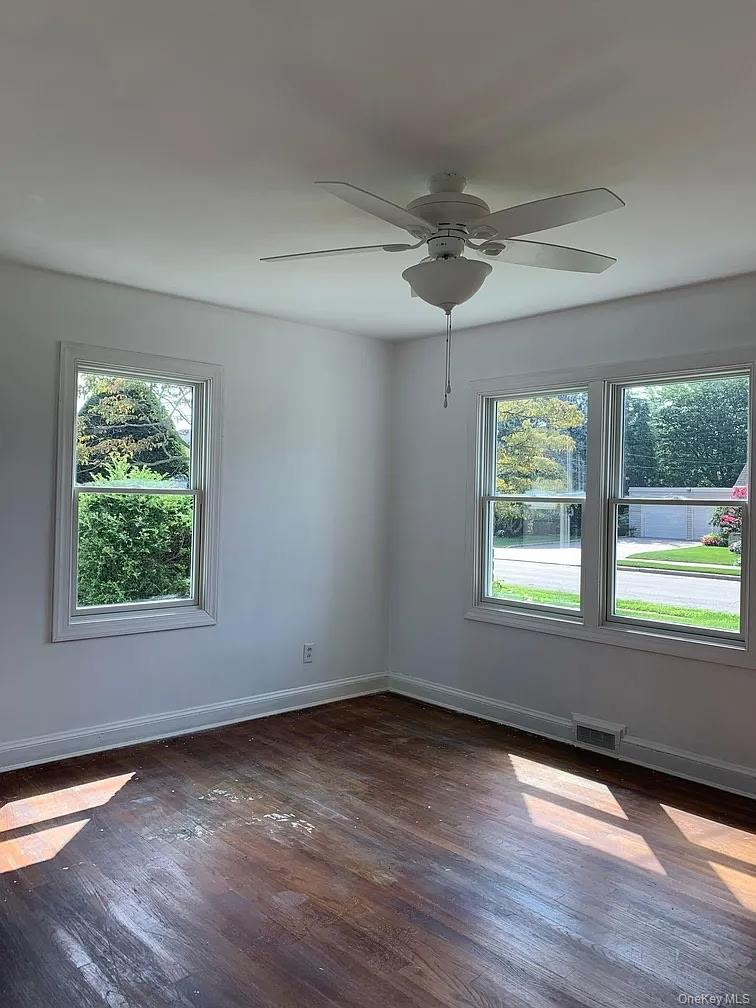 120 Fairfield Avenue, Mineola, NY 11501