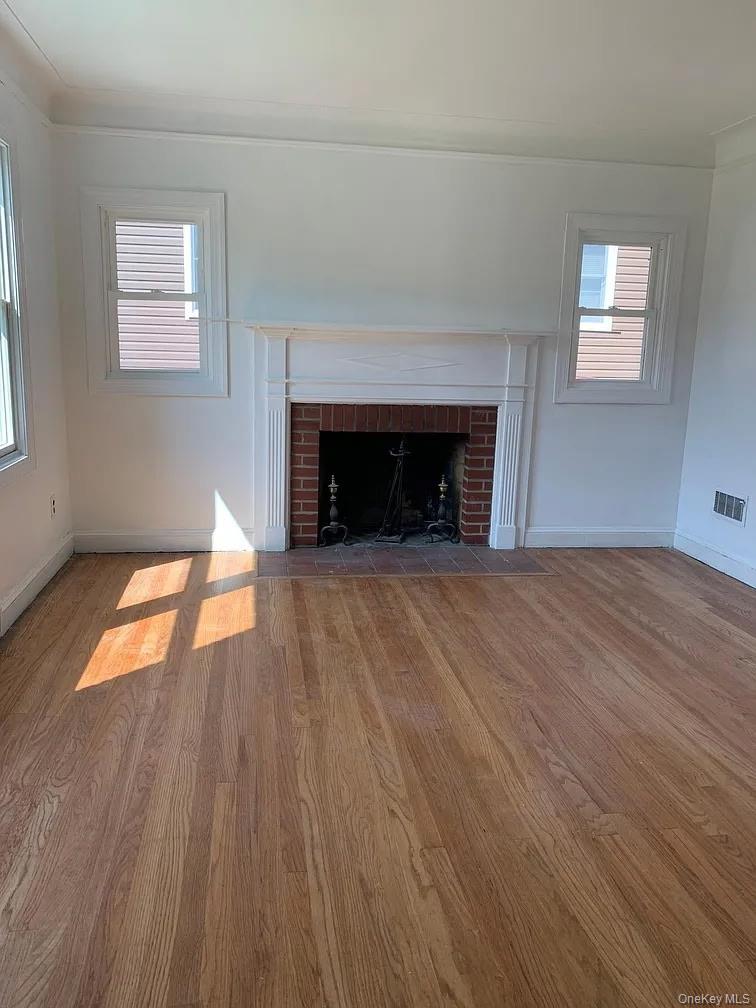 120 Fairfield Avenue, Mineola, NY 11501