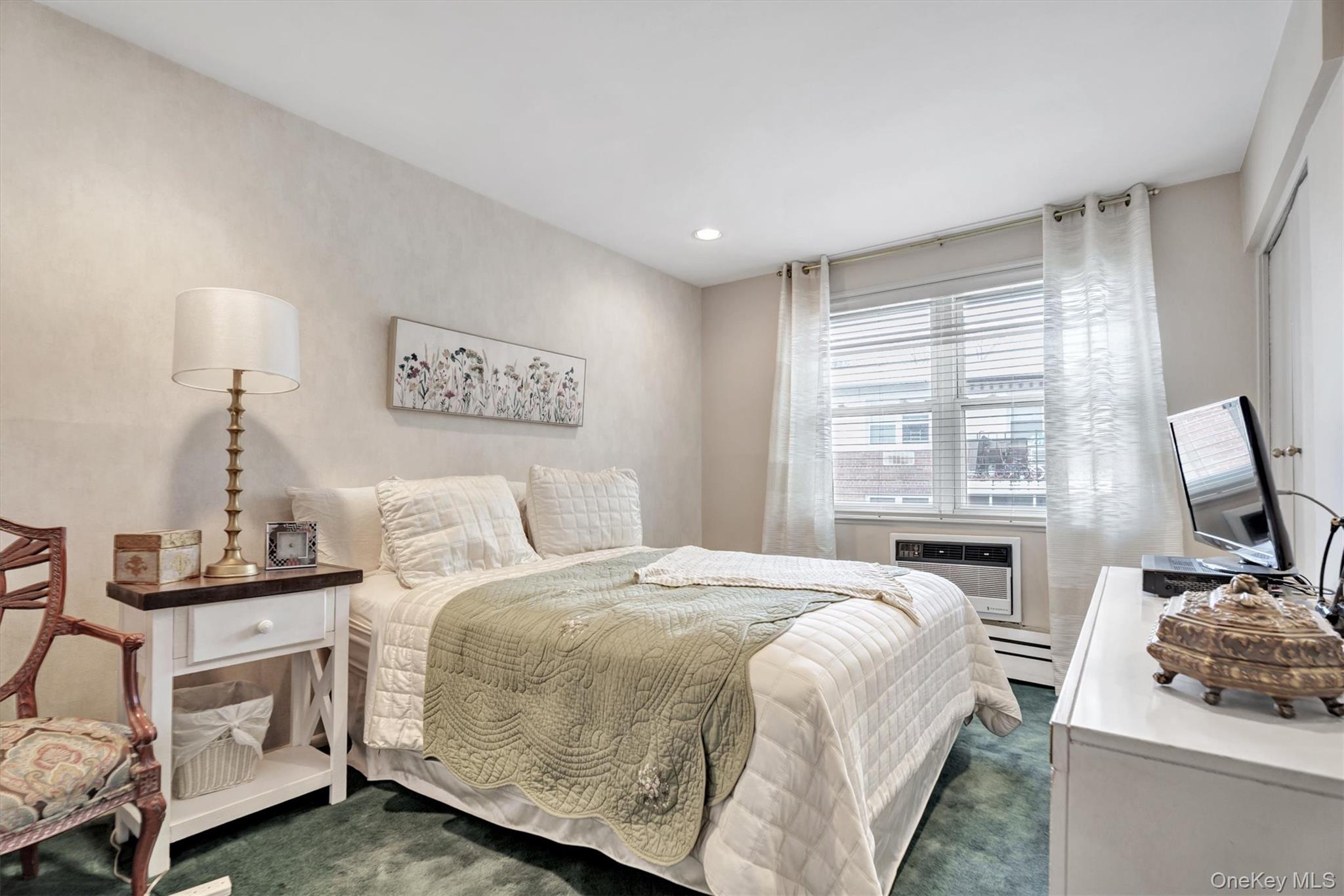 200 S Middle Neck Road # J-6, Great Neck, NY 11021