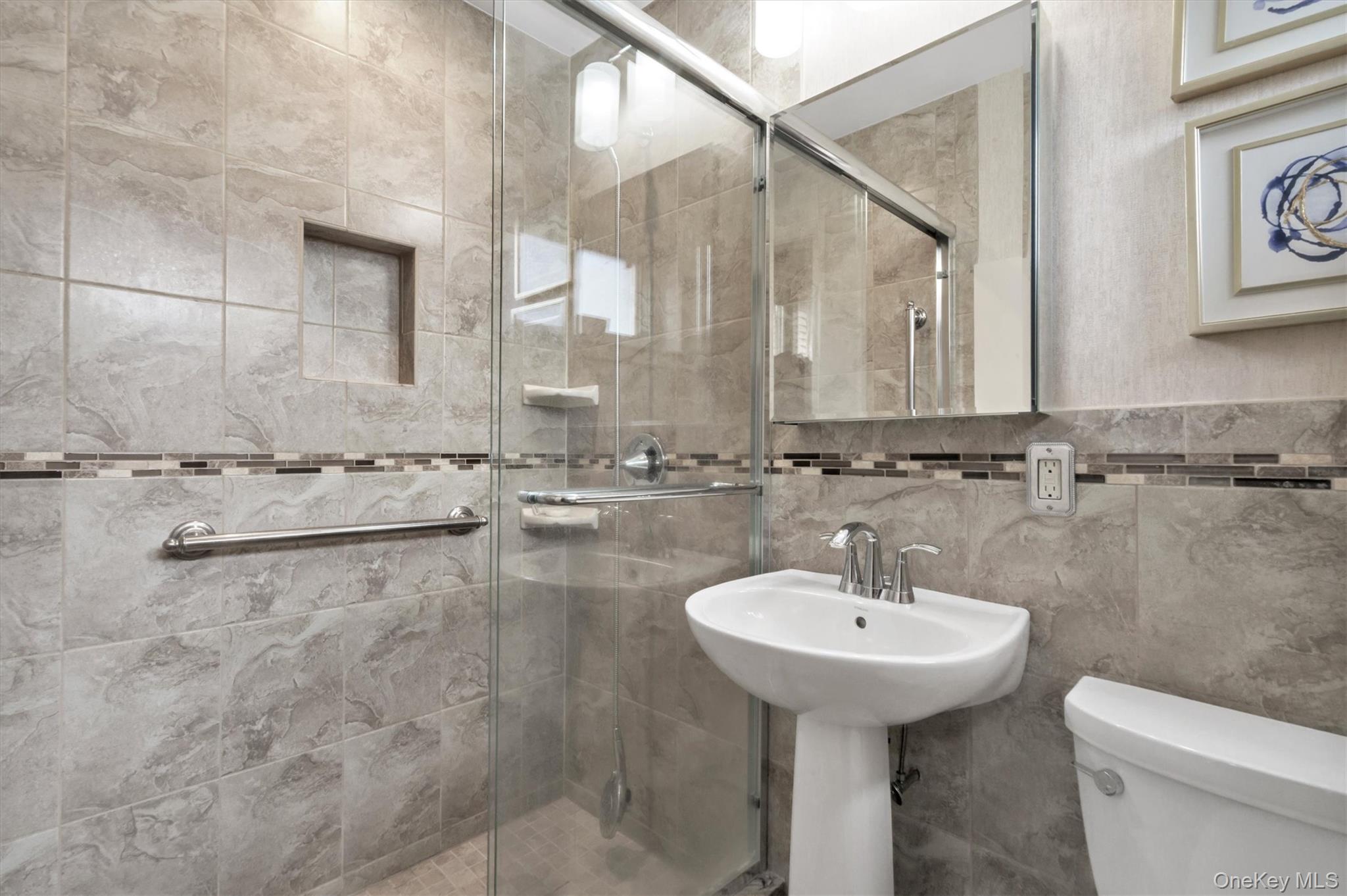 200 S Middle Neck Road # J-6, Great Neck, NY 11021