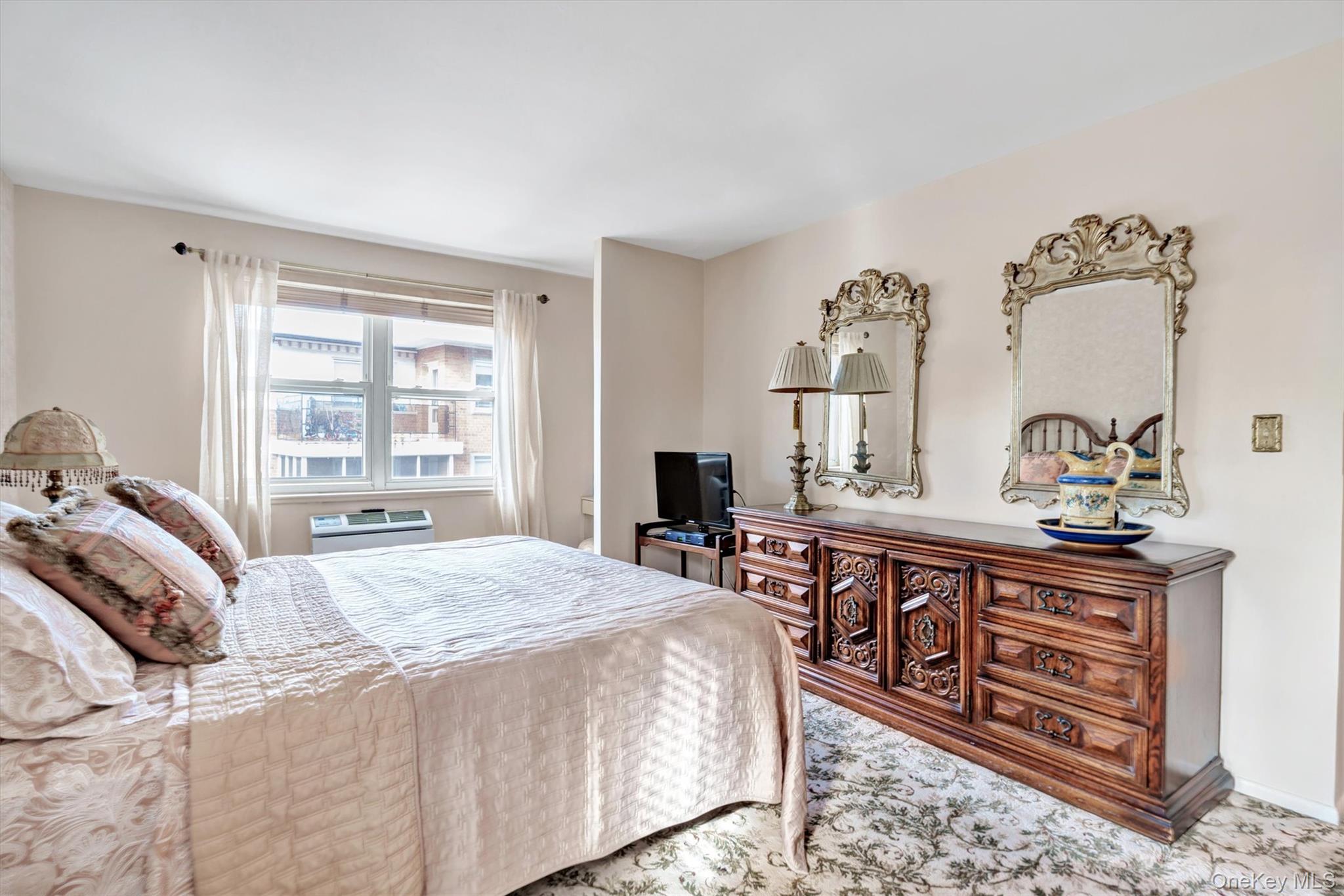 200 S Middle Neck Road # J-6, Great Neck, NY 11021