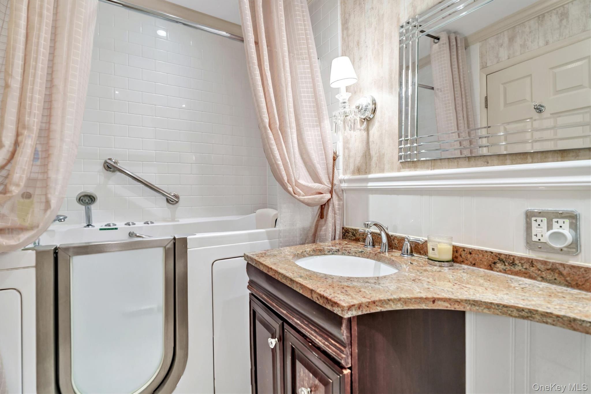 200 S Middle Neck Road # J-6, Great Neck, NY 11021