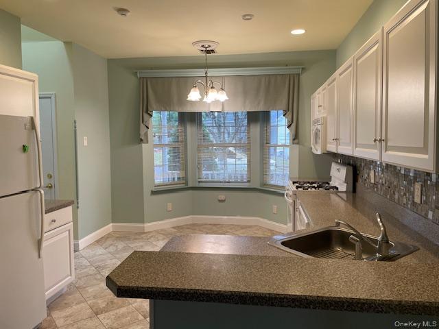 6 Oyster Cove Lane, Blue Point, NY 11715