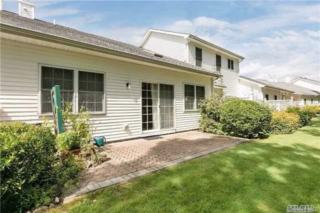 6 Oyster Cove Lane, Blue Point, NY 11715