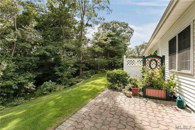 6 Oyster Cove Lane, Blue Point, NY 11715