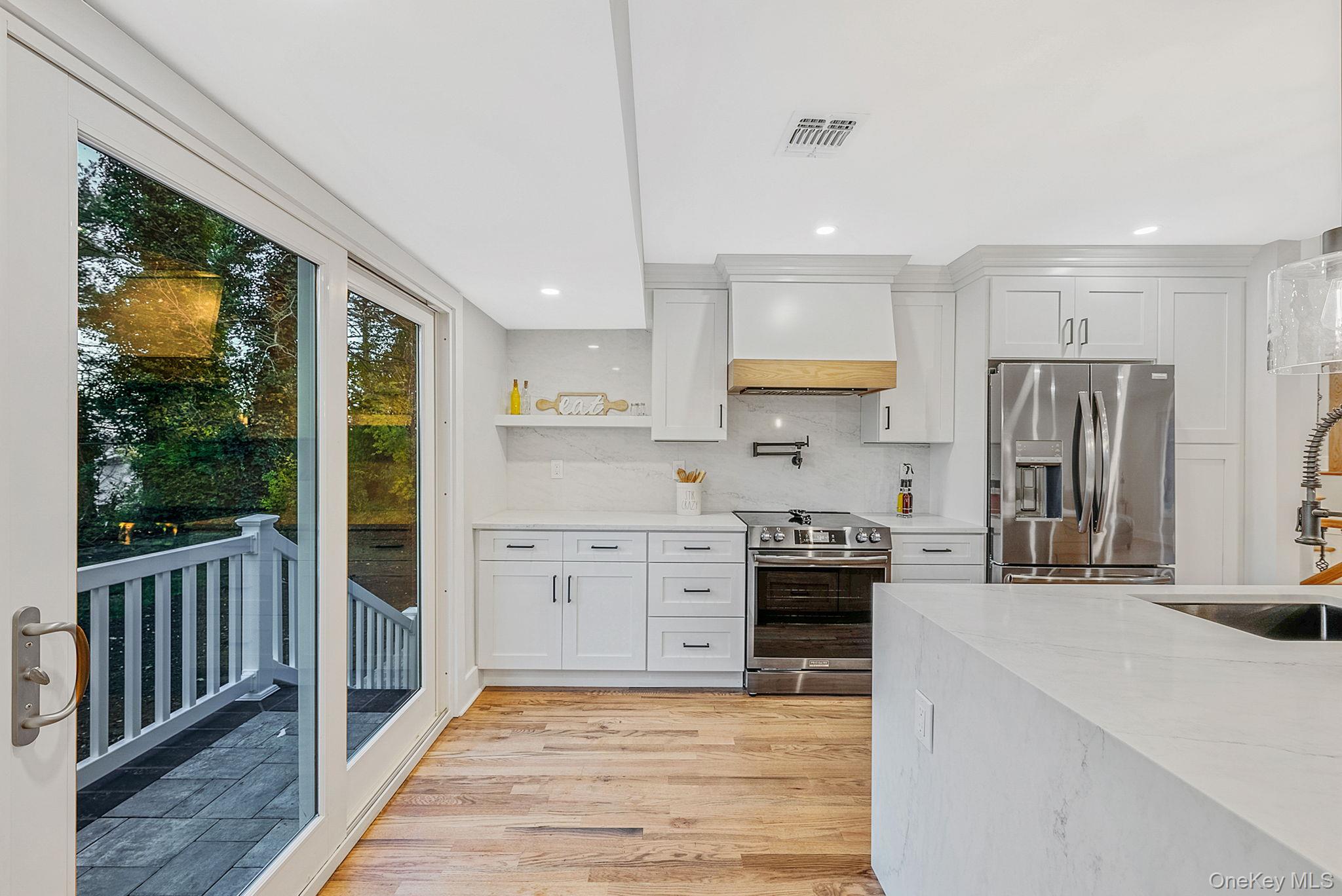 64 Hedgerow Lane, Jericho, NY 11753