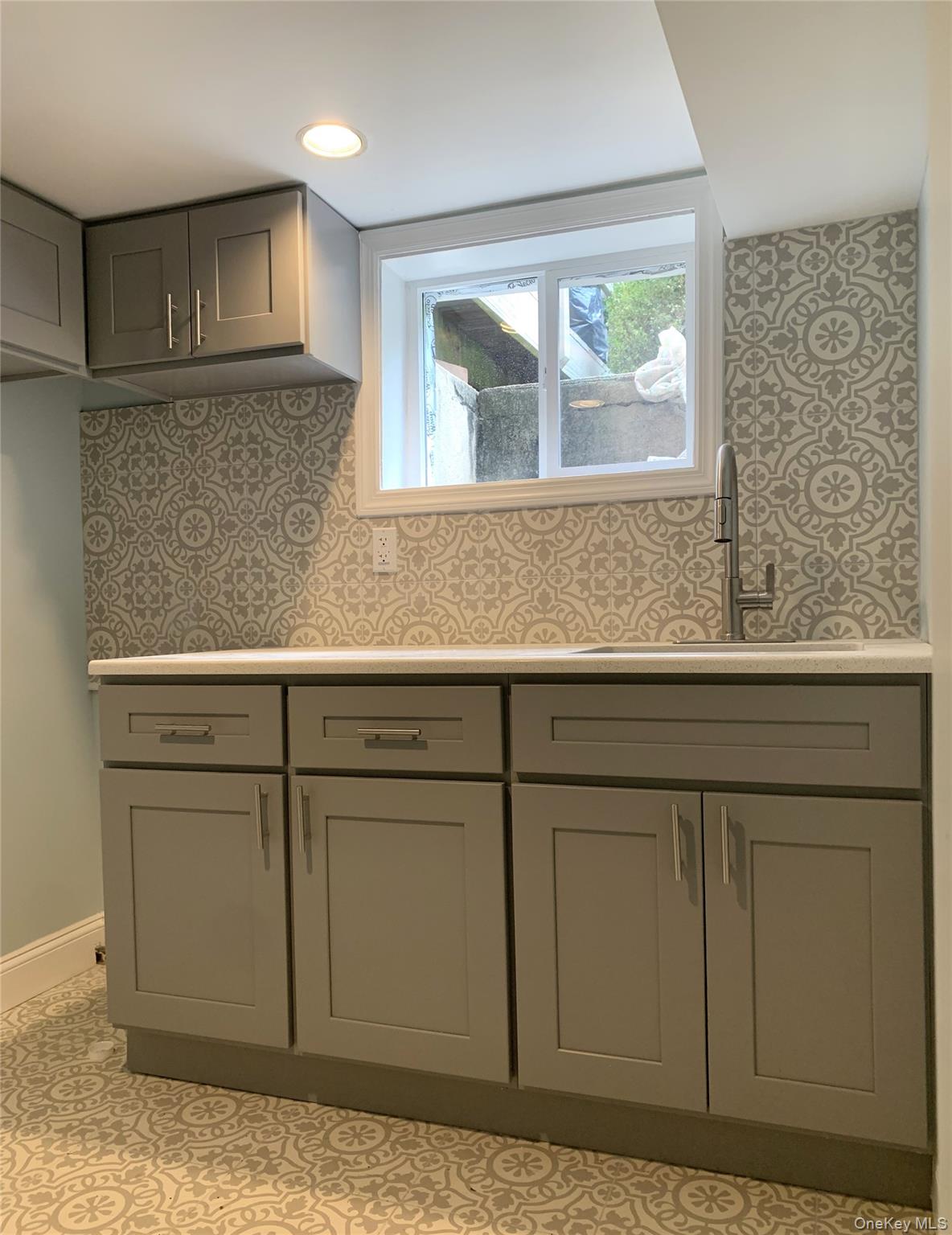 700 Tulip Avenue, Stewart Manor, NY 11001