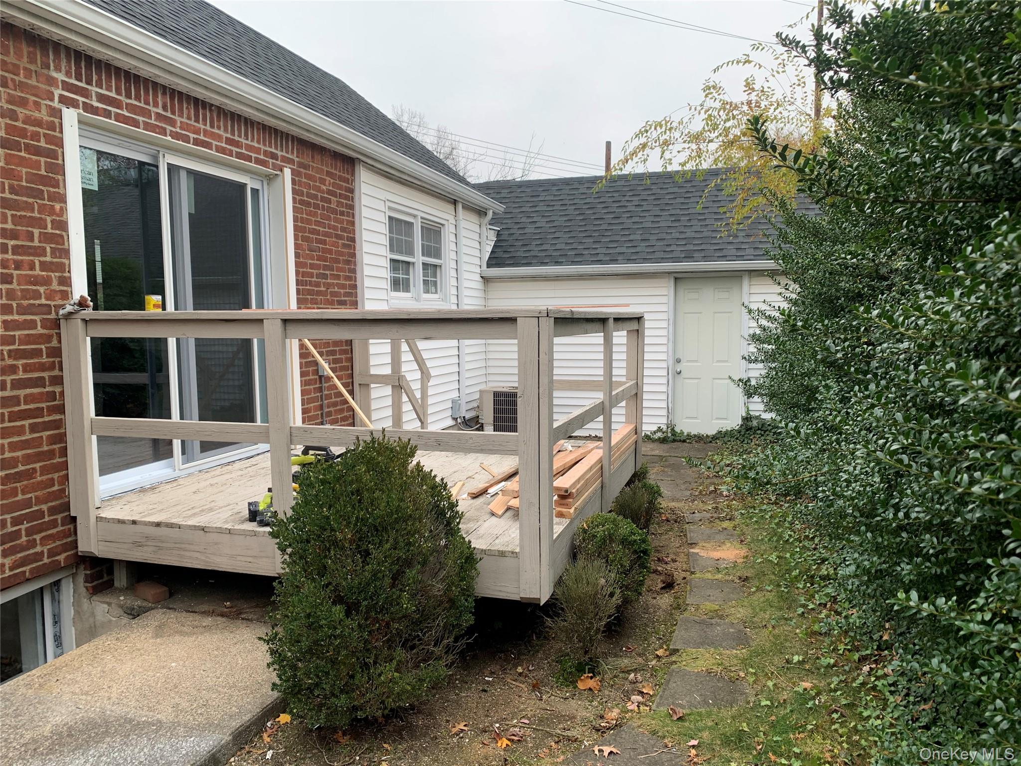 700 Tulip Avenue, Stewart Manor, NY 11001