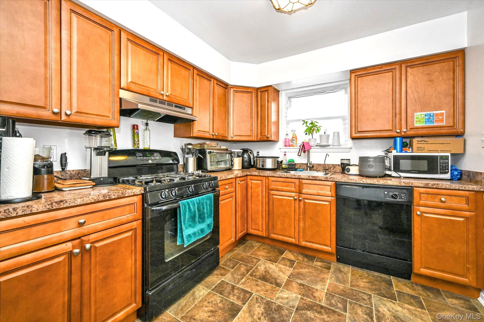 146-43 27th Avenue, Flushing, NY 11354