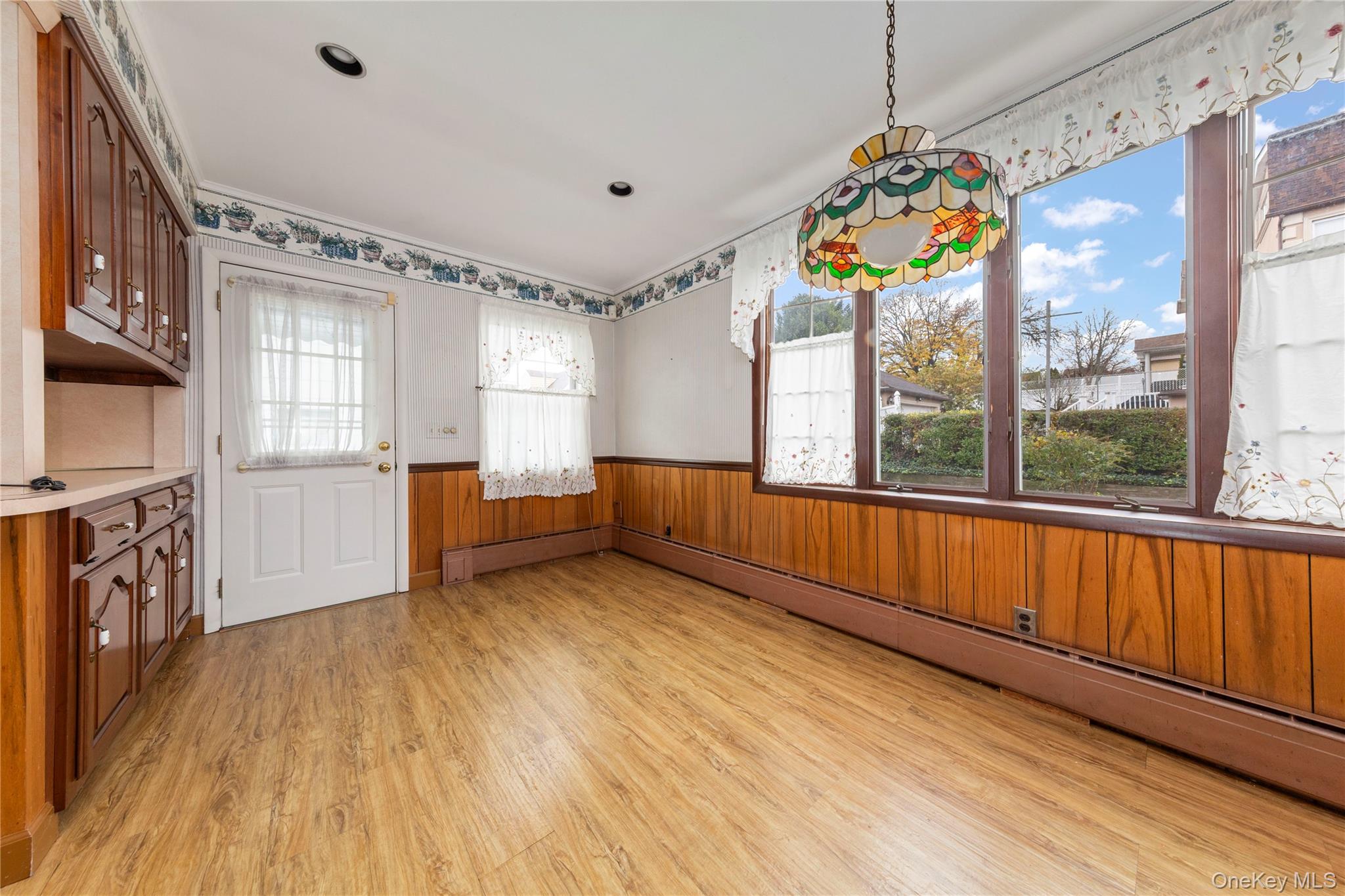 806 Clintonville Street, Whitestone, NY 11357