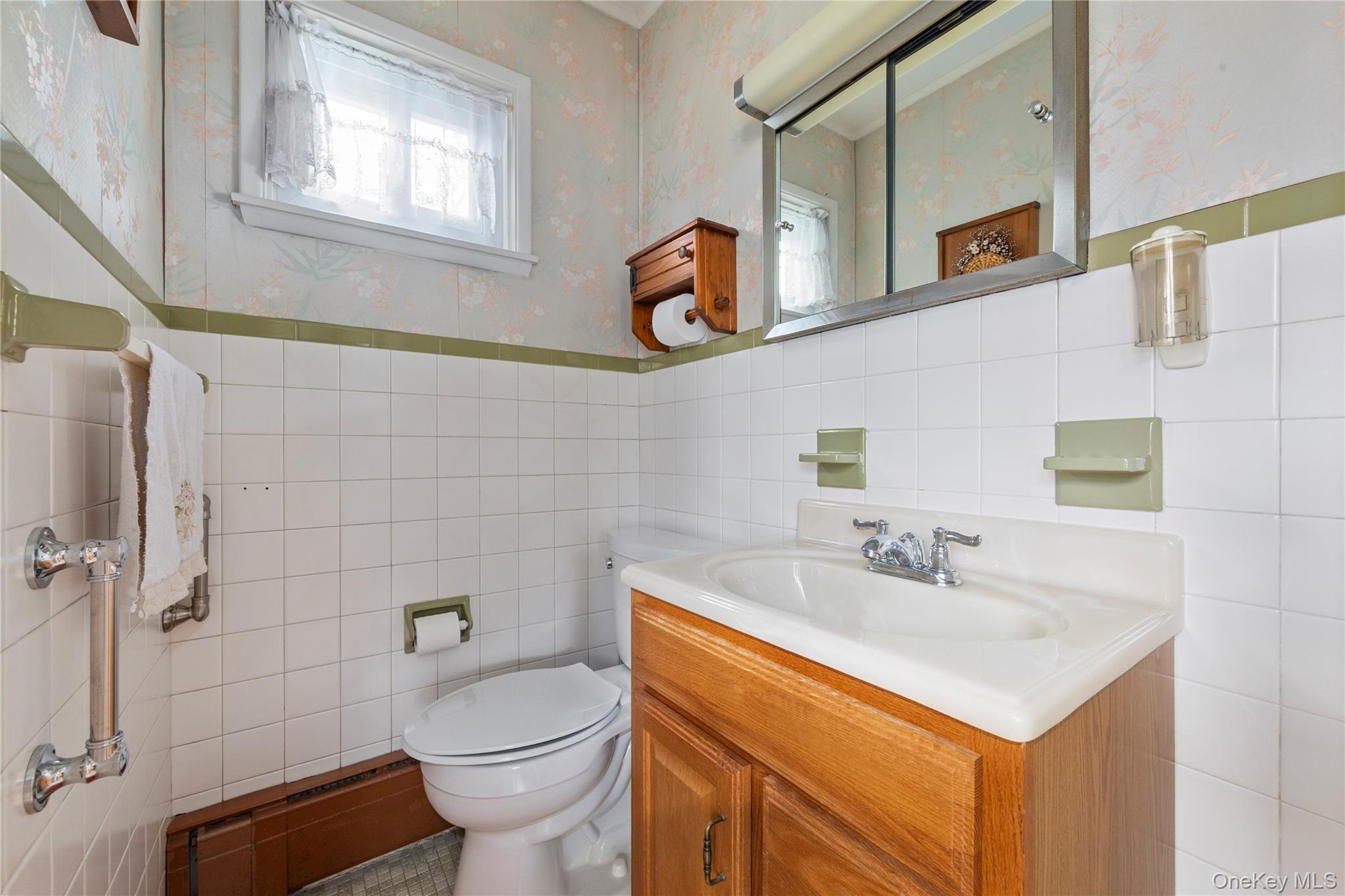 806 Clintonville Street, Whitestone, NY 11357