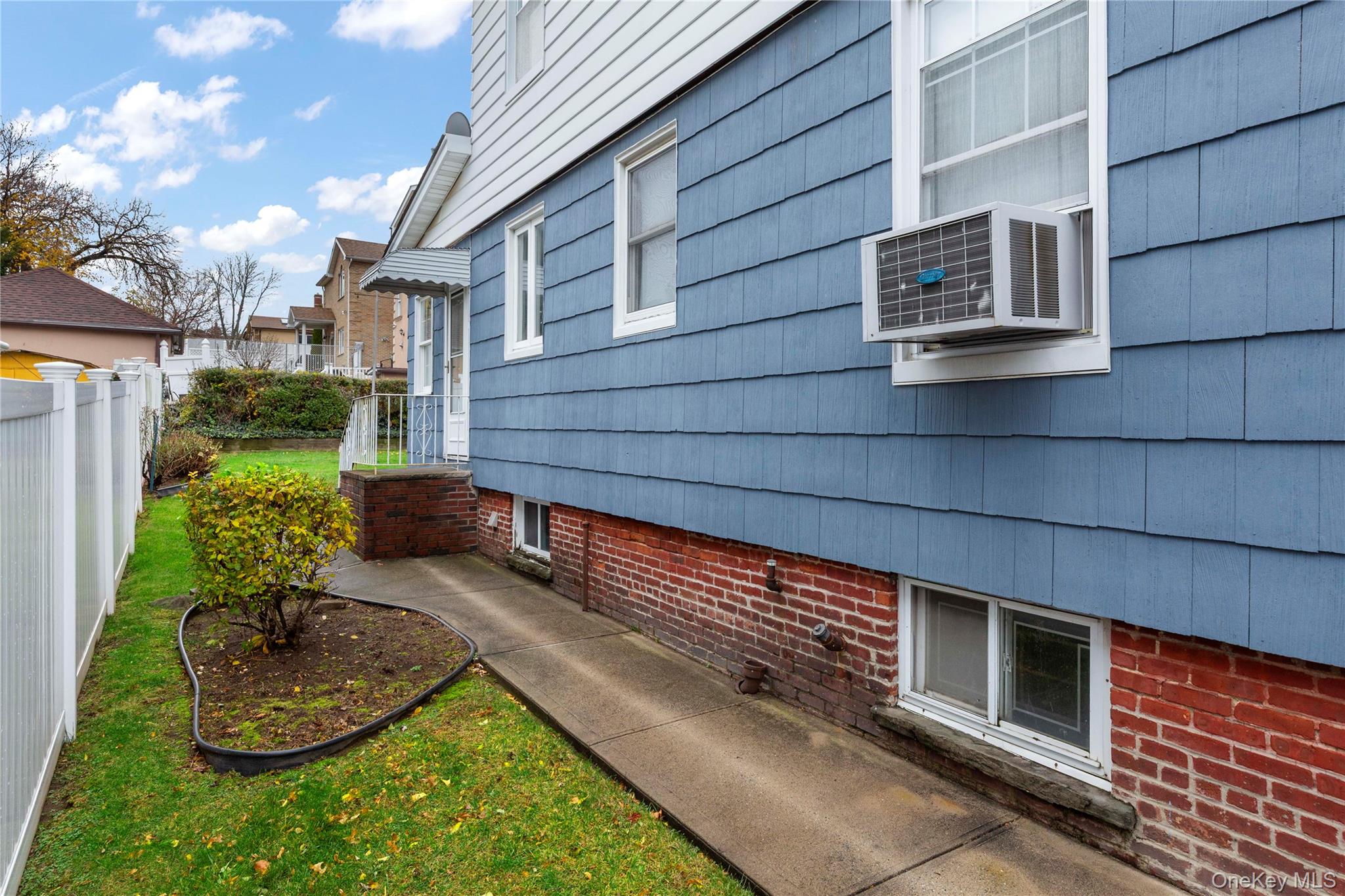 806 Clintonville Street, Whitestone, NY 11357