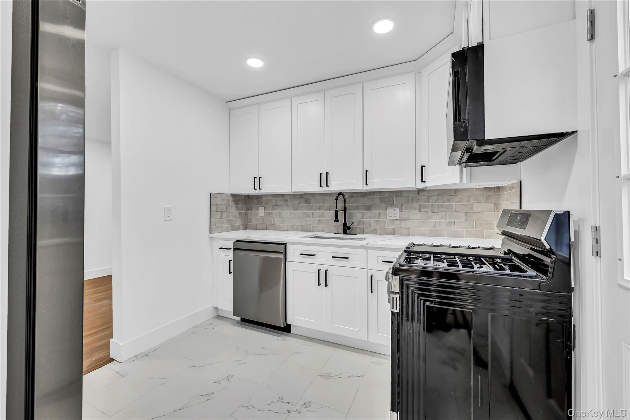 9 Lewis Street, Riverhead, NY 11901