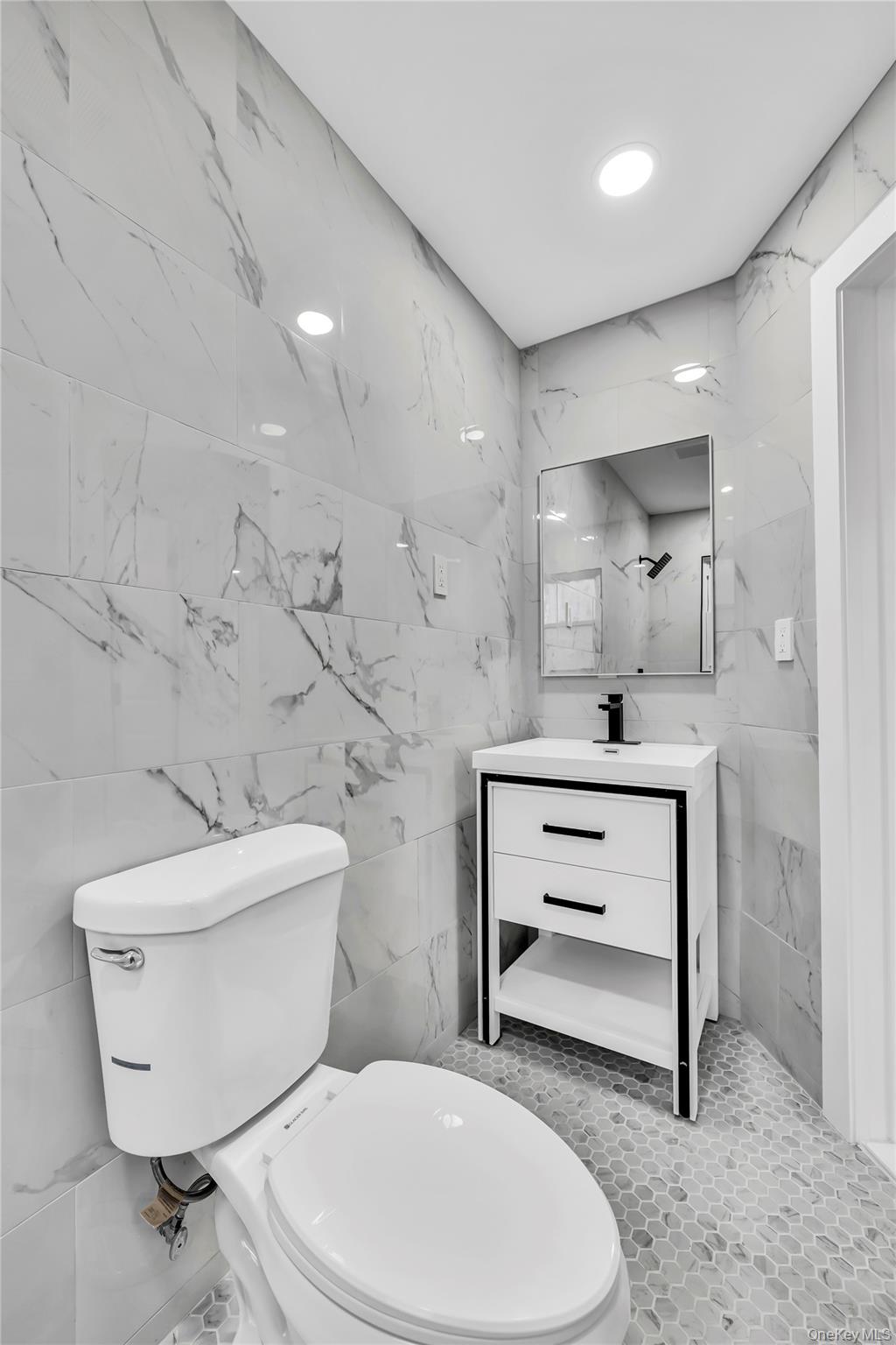 9 Lewis Street, Riverhead, NY 11901