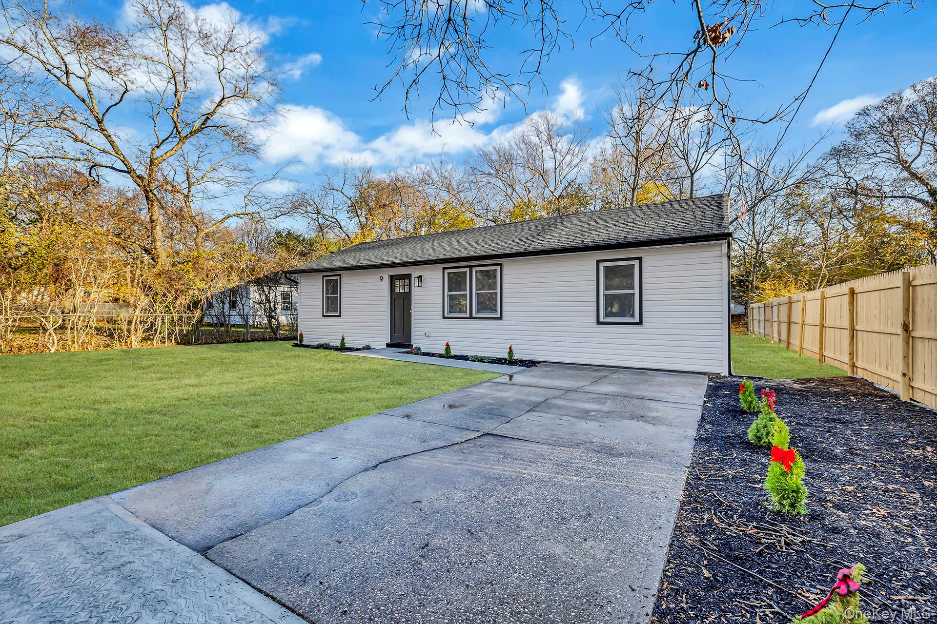 9 Lewis Street, Riverhead, NY 11901