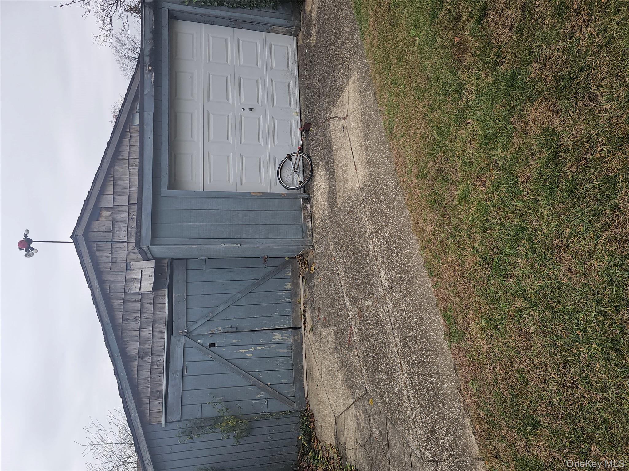 49 Arnold Avenue S, West Babylon, NY 11704