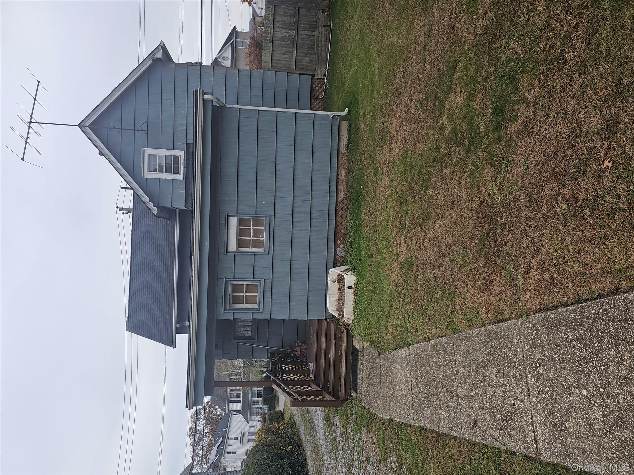 49 Arnold Avenue S, West Babylon, NY 11704