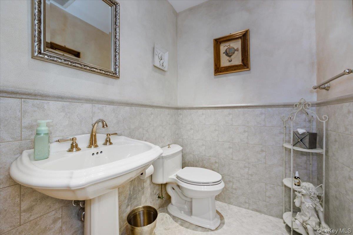 165 Peninsula Drive, Babylon, NY 11702