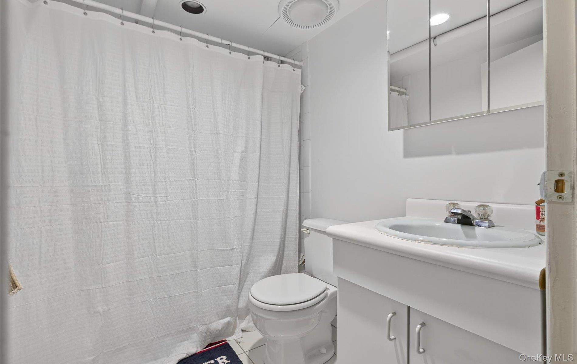 105 Glen Way, Syosset, NY 11791