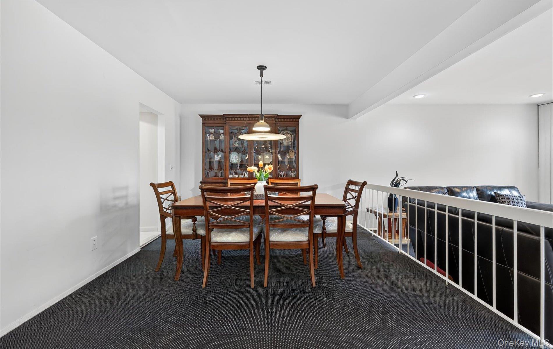 105 Glen Way, Syosset, NY 11791