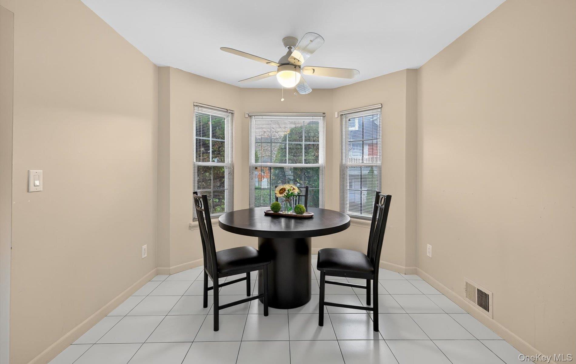 105 Glen Way, Syosset, NY 11791