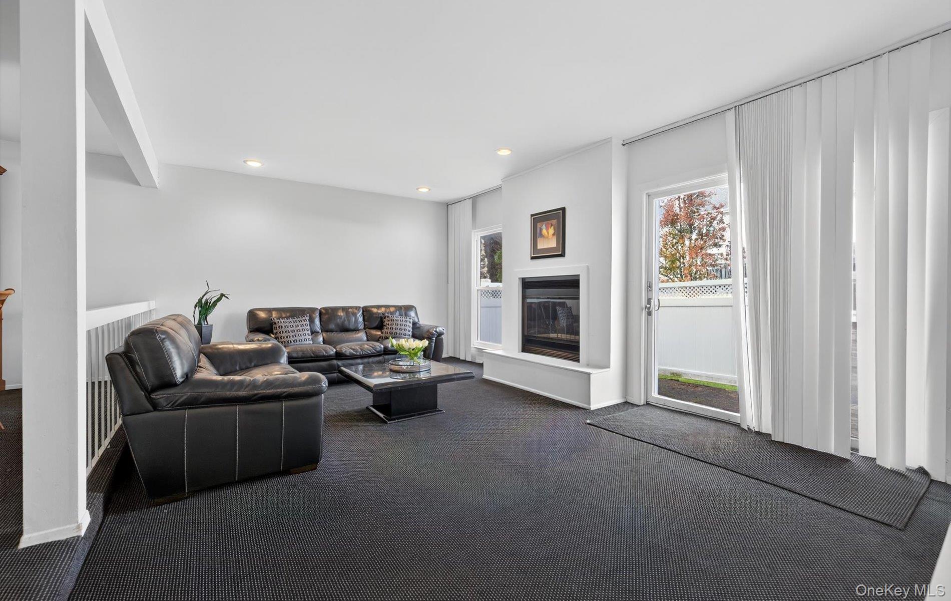 105 Glen Way, Syosset, NY 11791