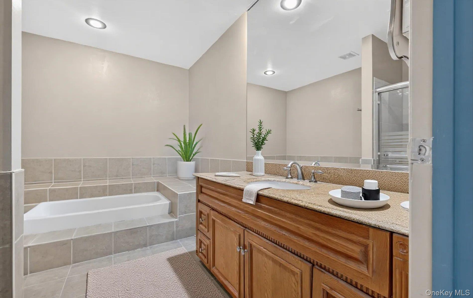 105 Glen Way, Syosset, NY 11791