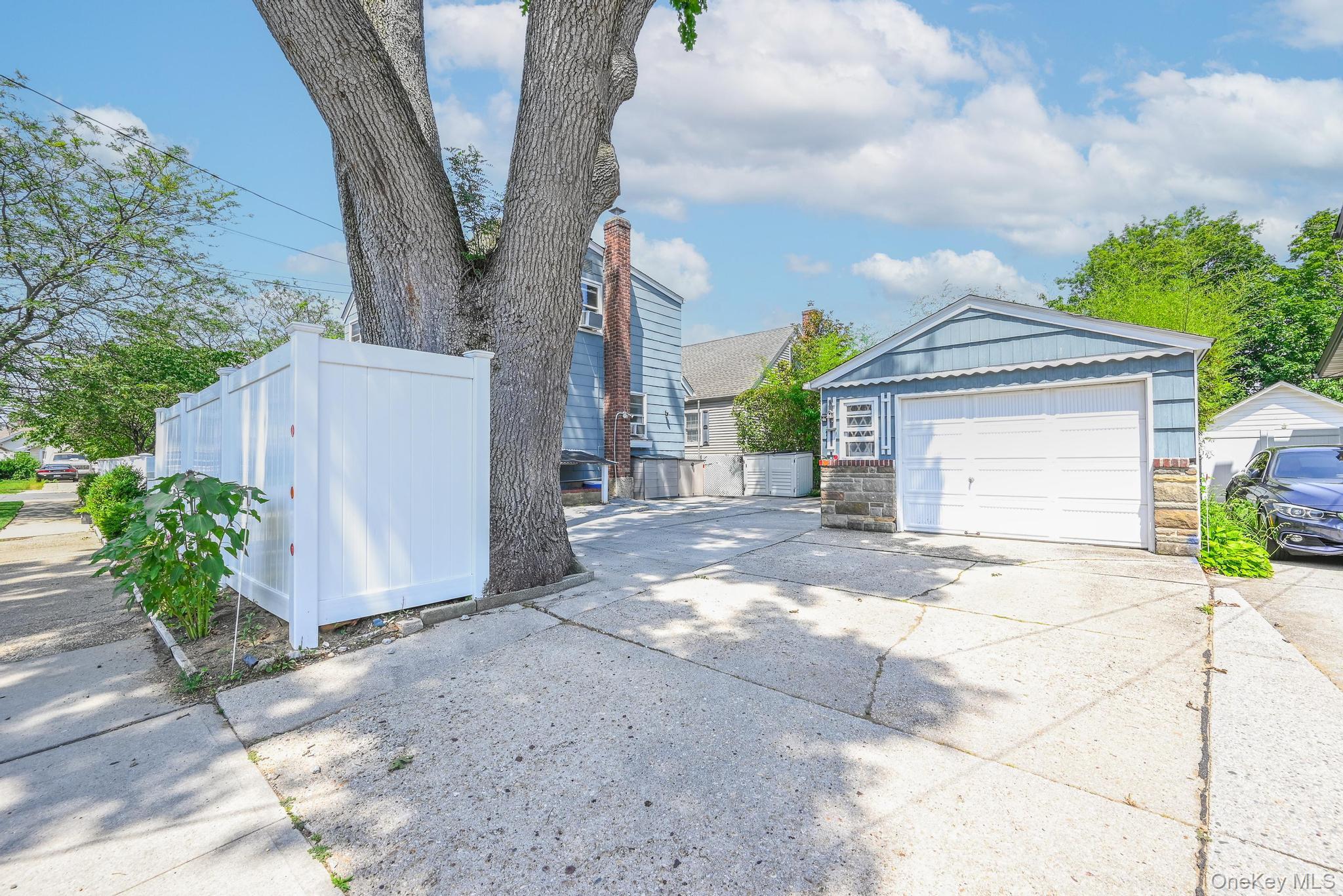 118 Edmund, Lynbrook, NY 11563