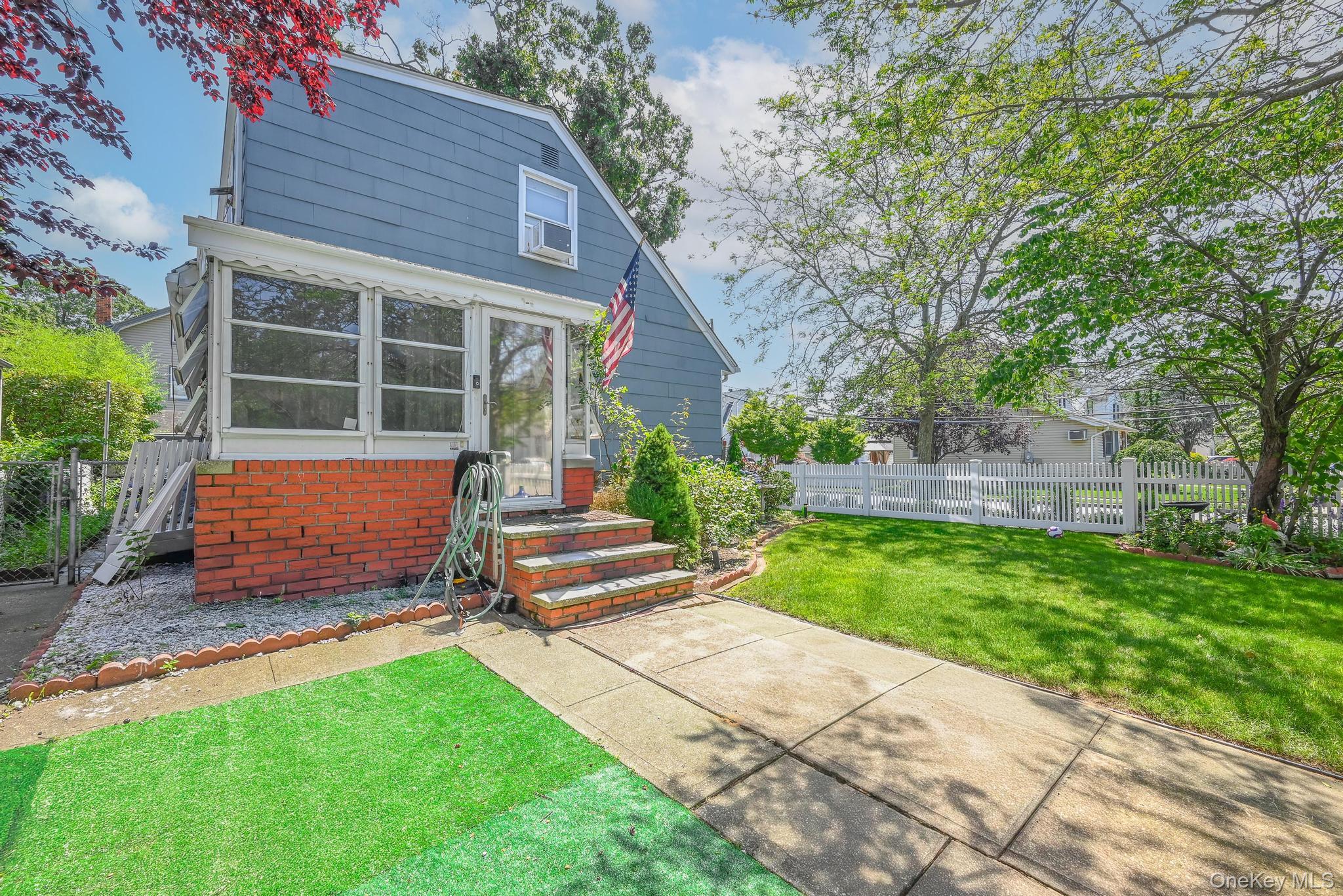 118 Edmund, Lynbrook, NY 11563