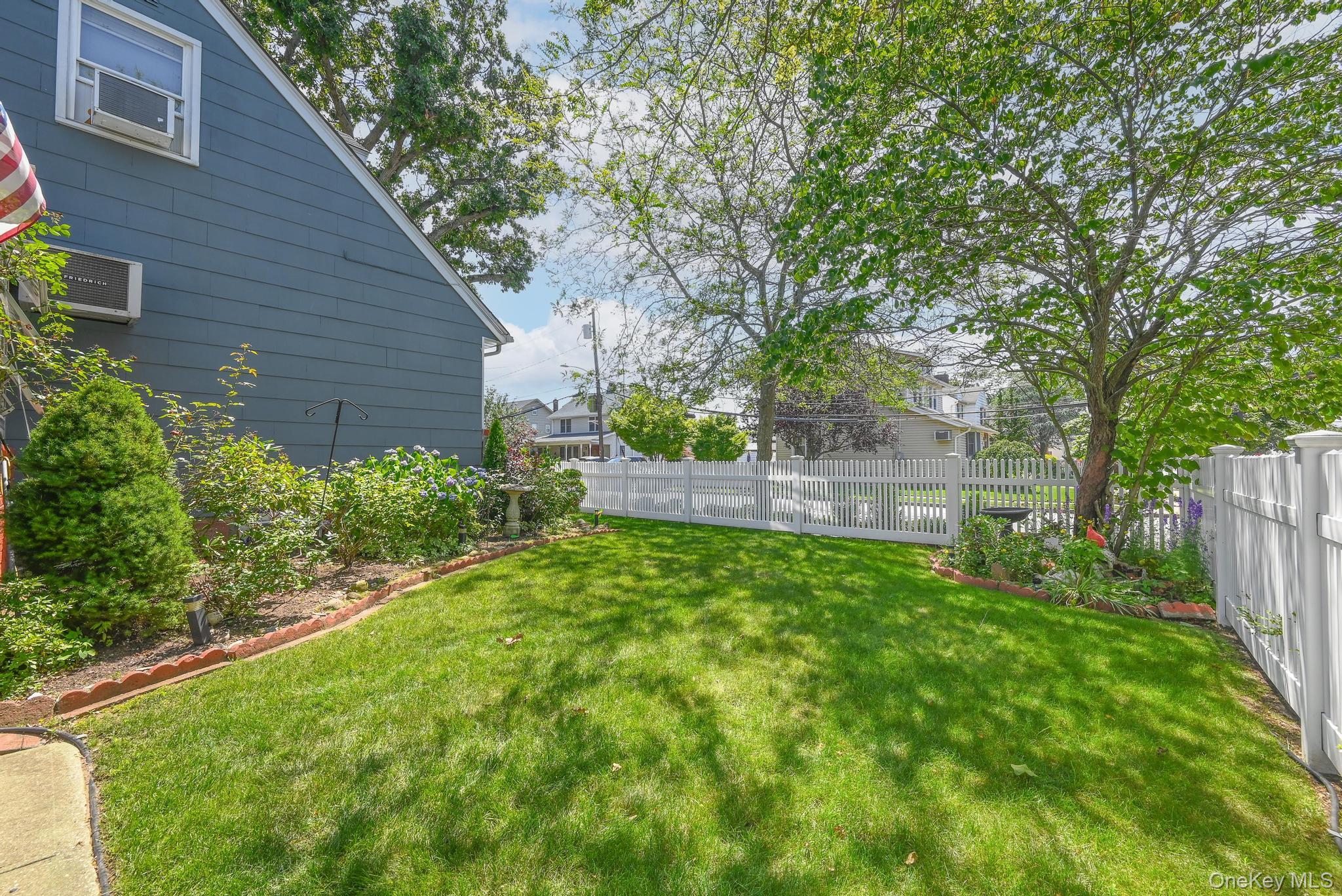 118 Edmund, Lynbrook, NY 11563