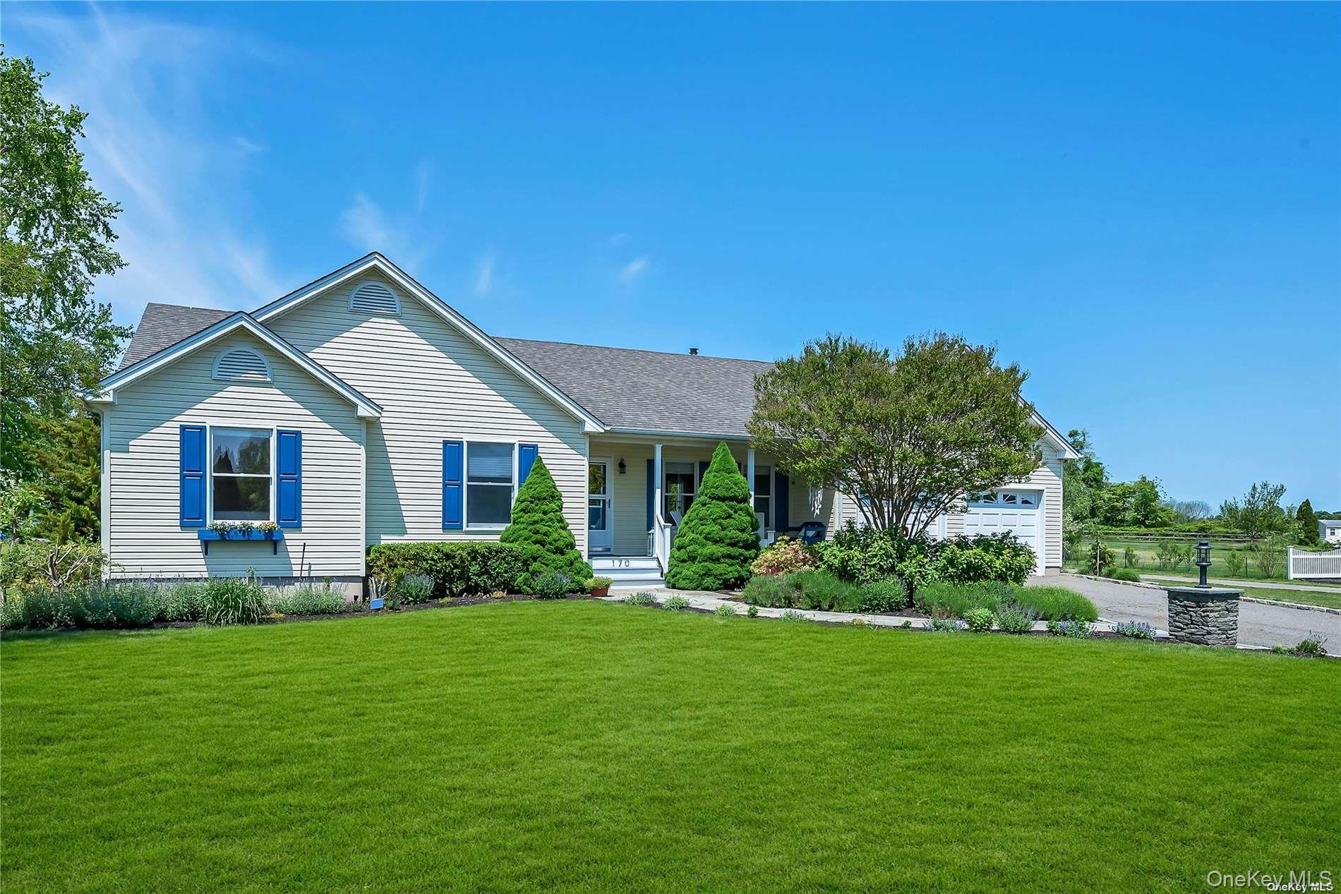 170 Vineyard Way, Aquebogue, NY 11931