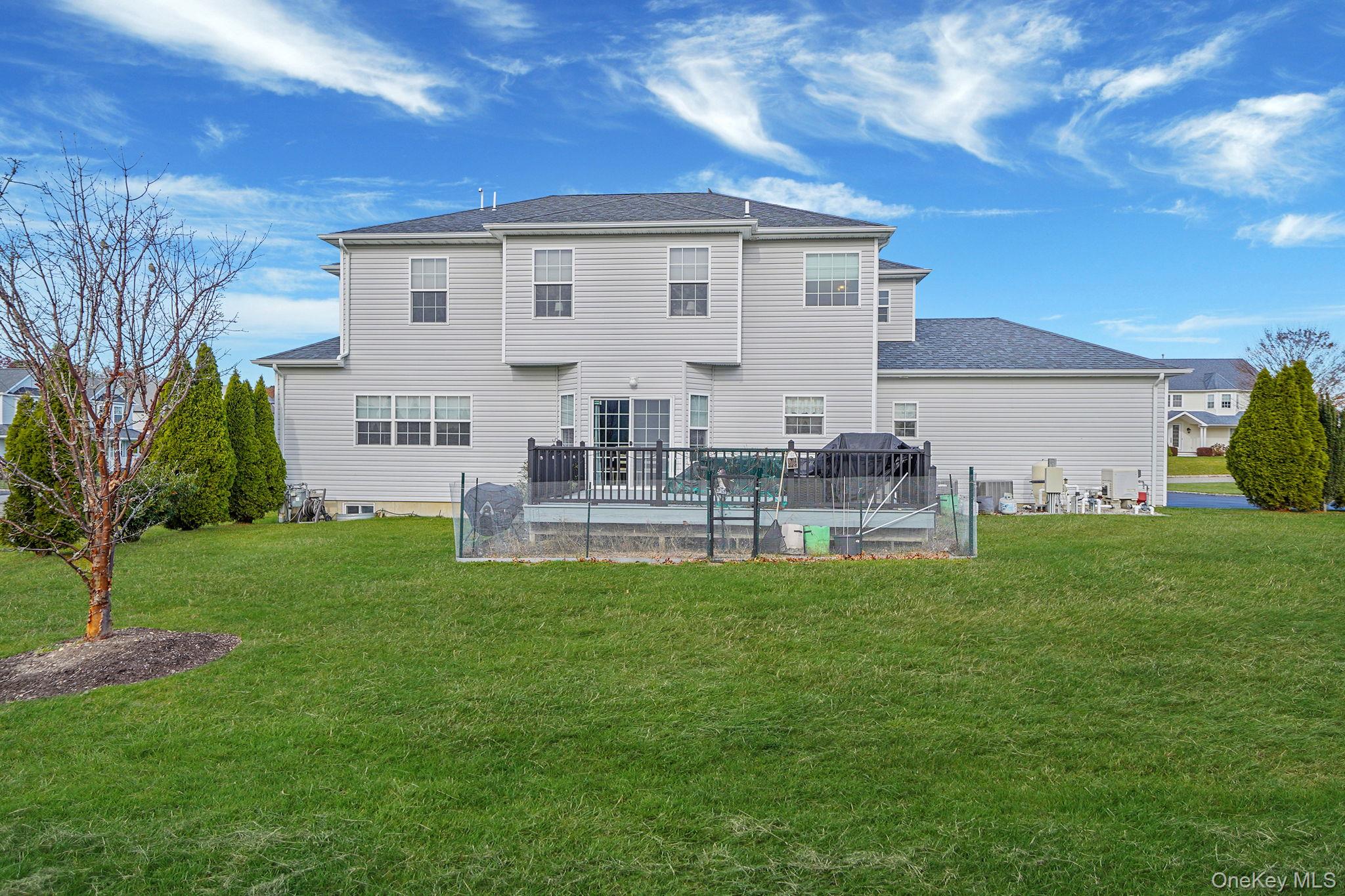 20 Dogwood Lane, East Moriches, NY 11940