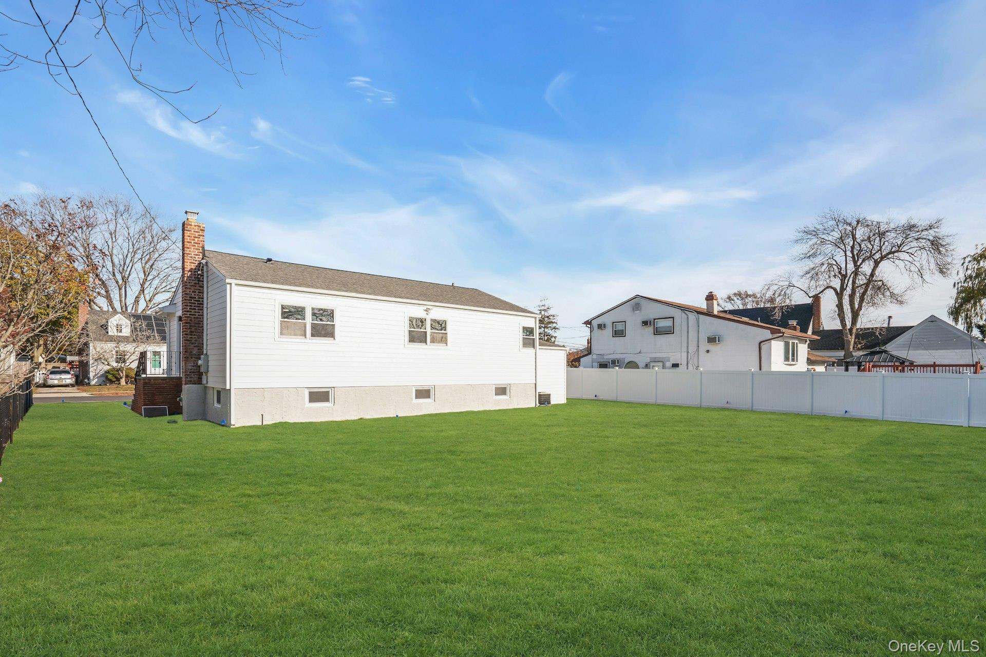 243 Lido Parkway, Lindenhurst, NY 11757