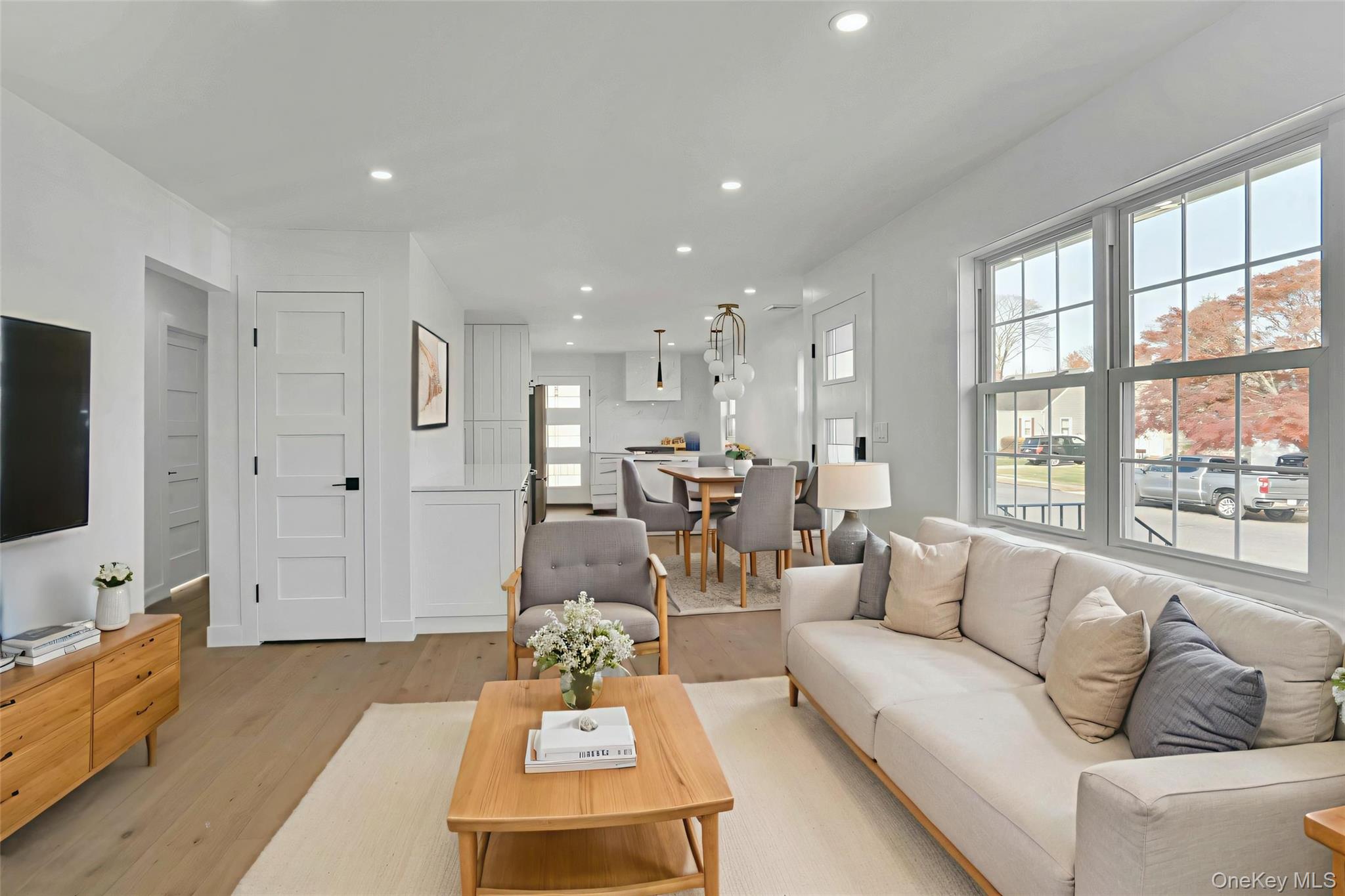 243 Lido Parkway, Lindenhurst, NY 11757