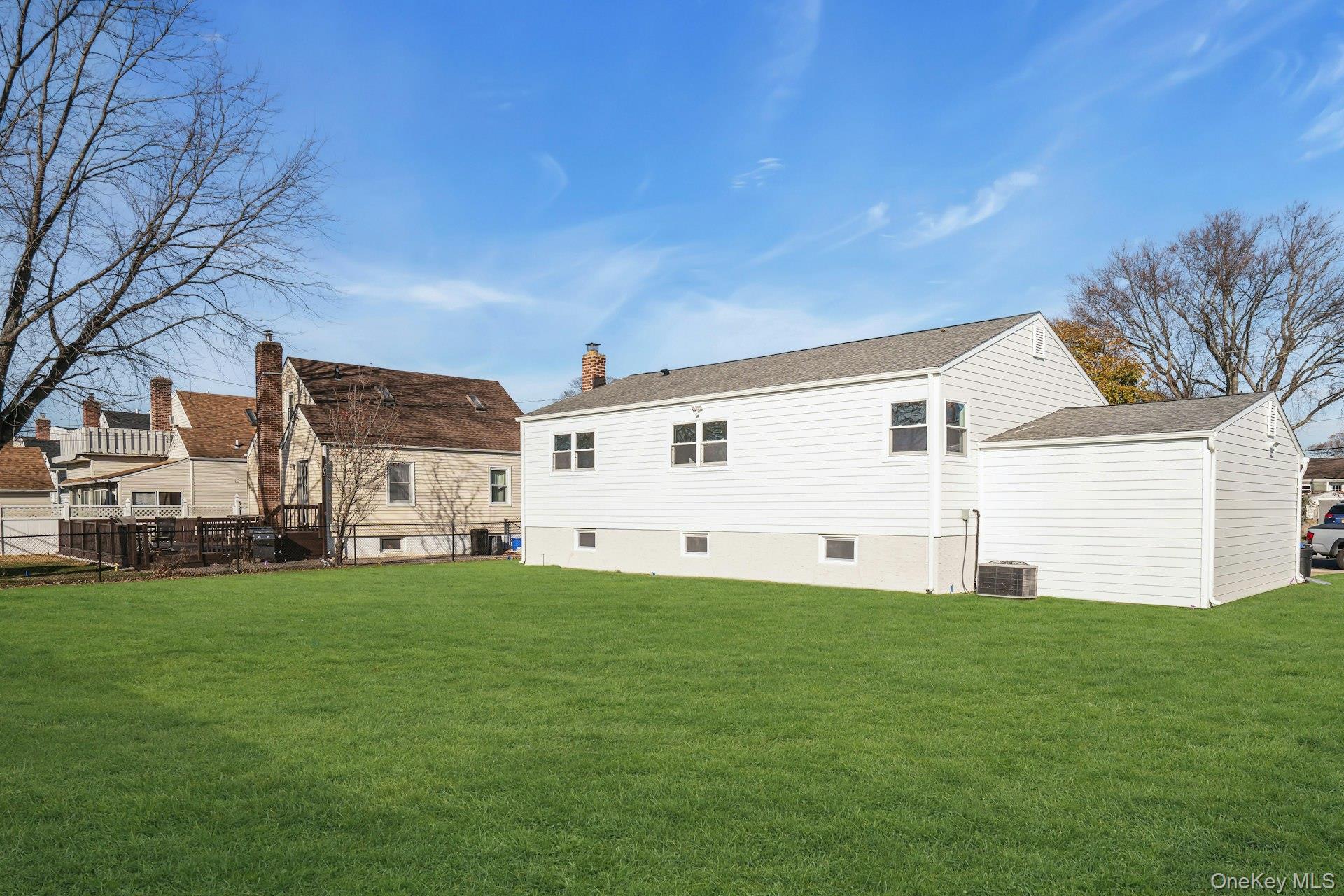 243 Lido Parkway, Lindenhurst, NY 11757