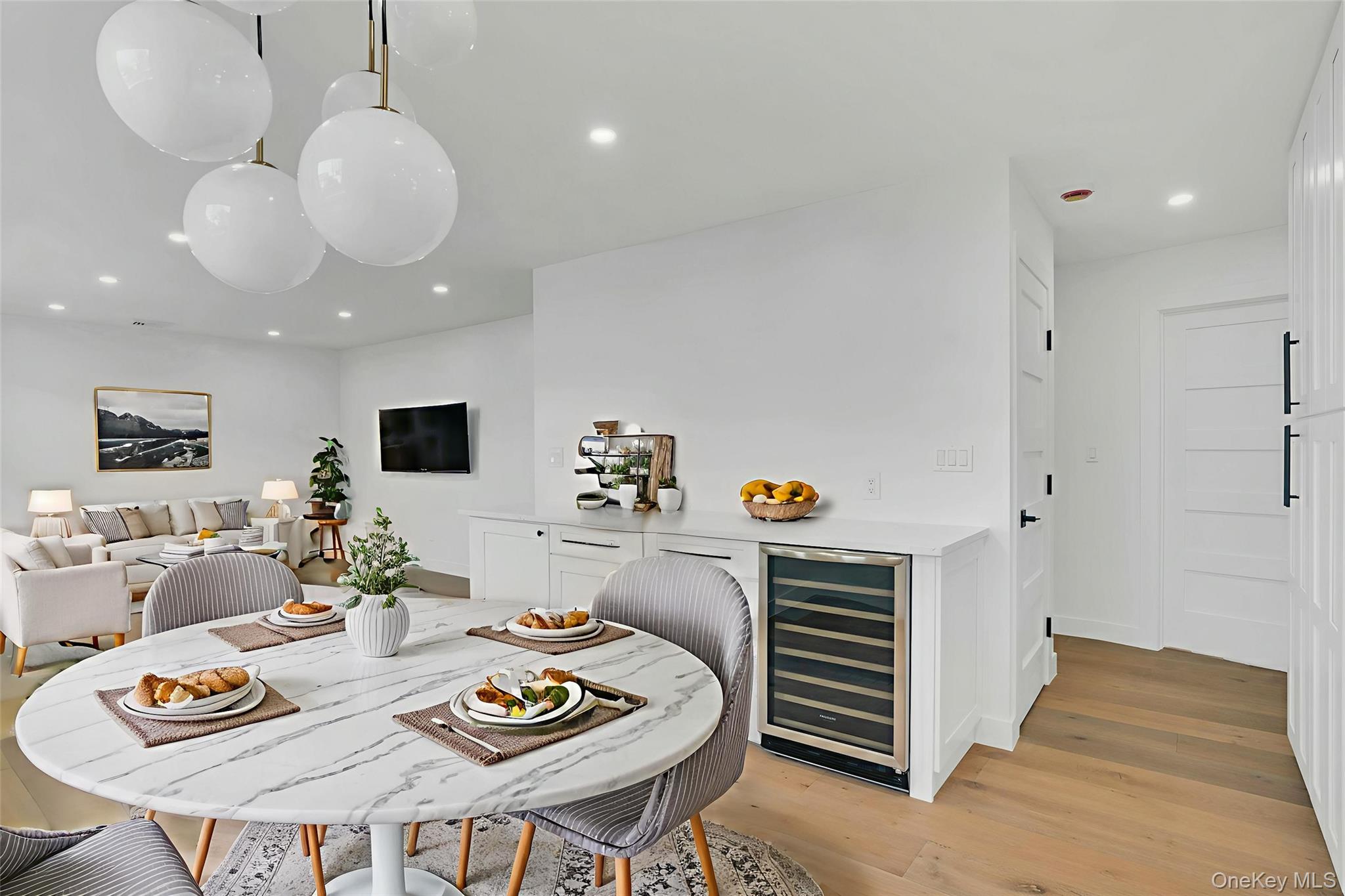 243 Lido Parkway, Lindenhurst, NY 11757